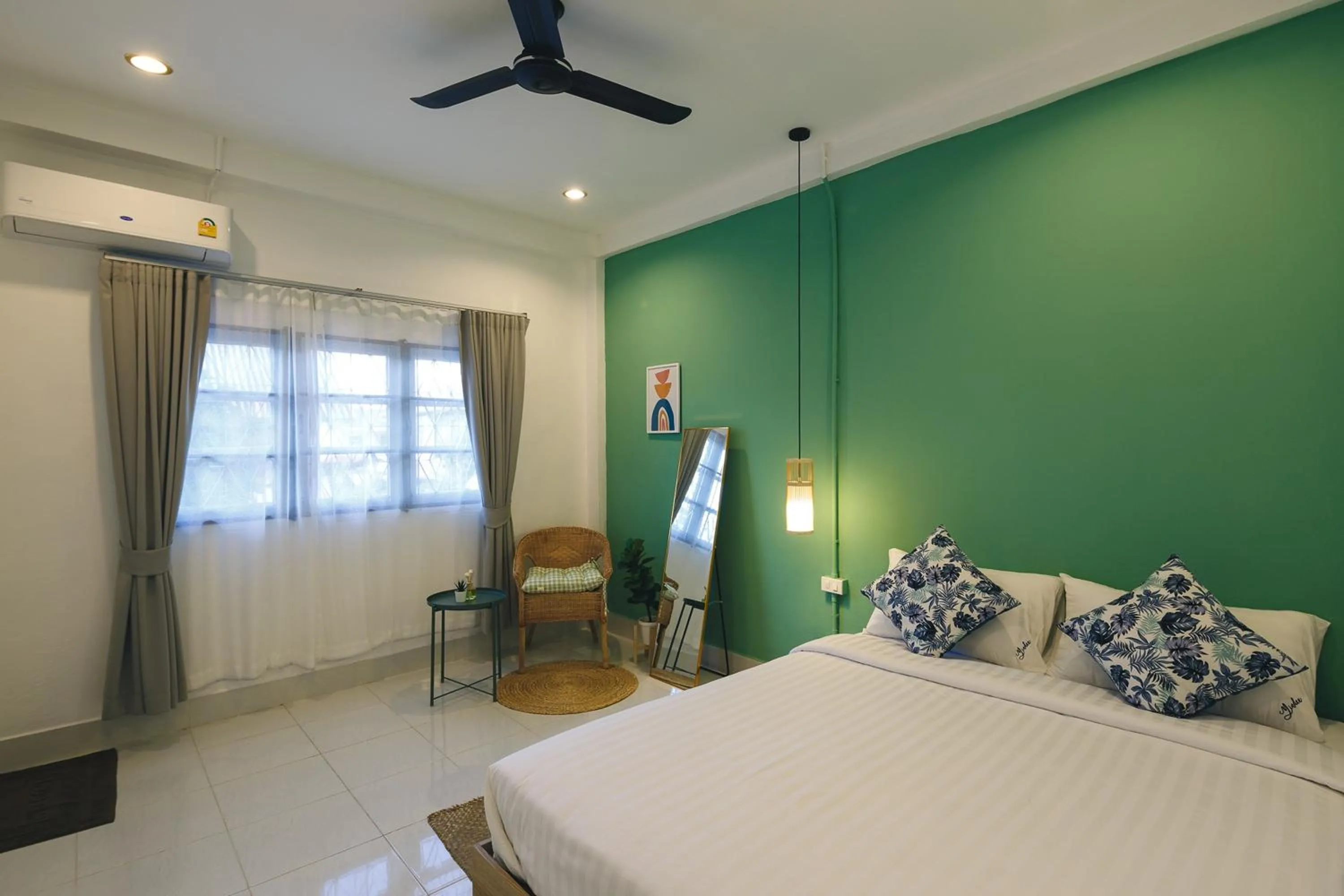 Bed in Yindee Travellers Lodge