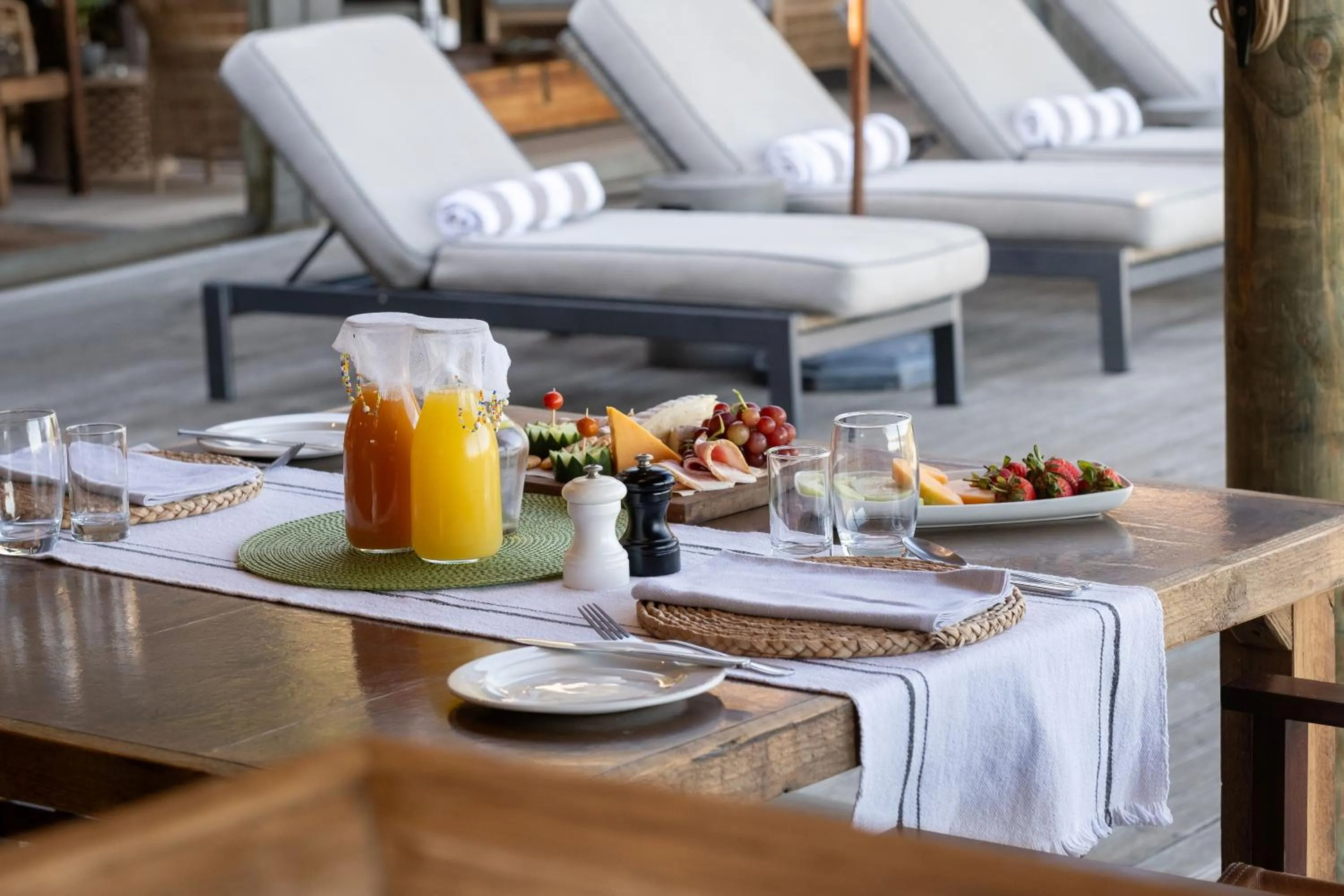 Breakfast in HillsNek Safari Camp – Amakhala Game Reserve