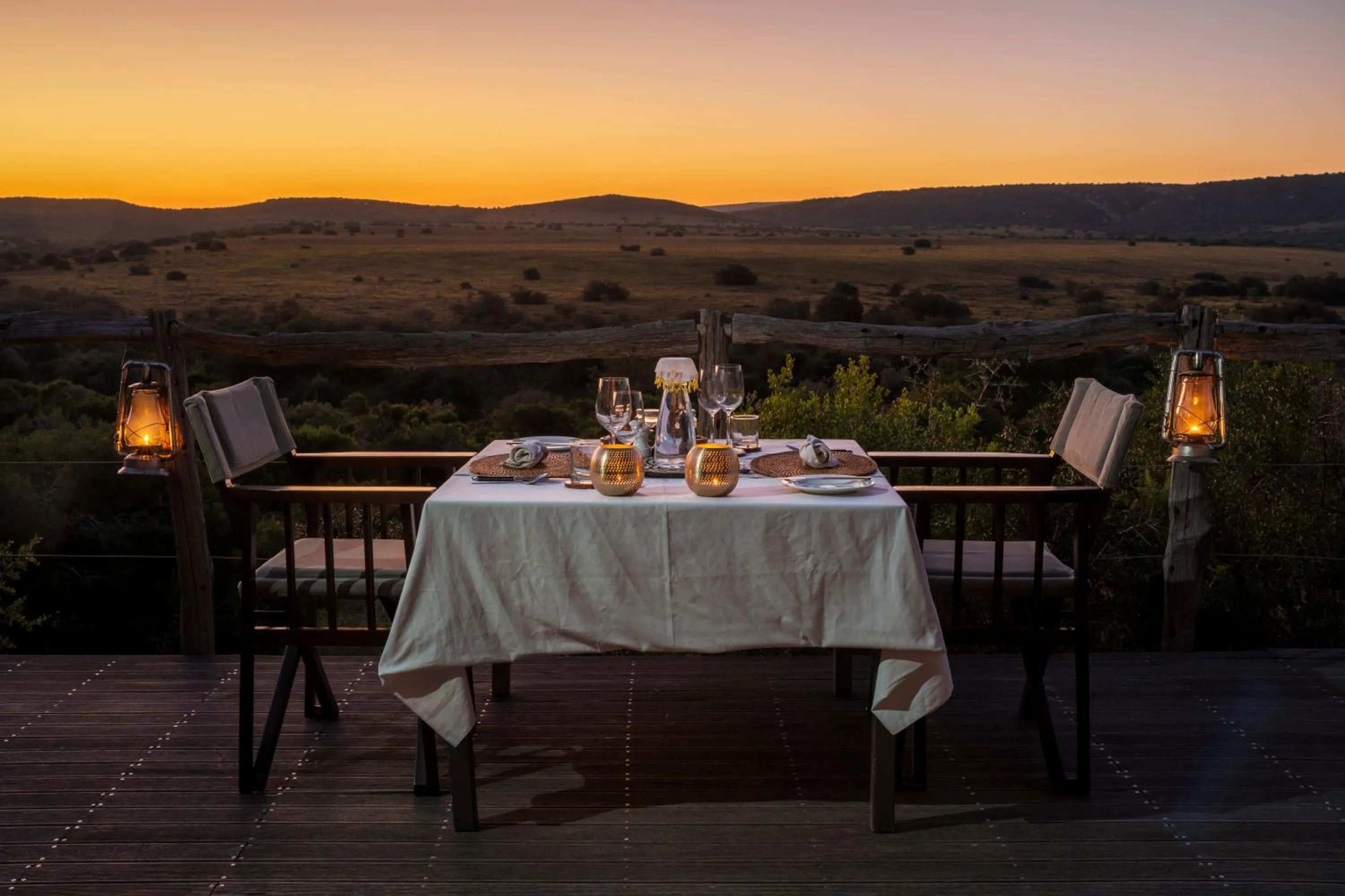 Dinner in HillsNek Safari Camp – Amakhala Game Reserve