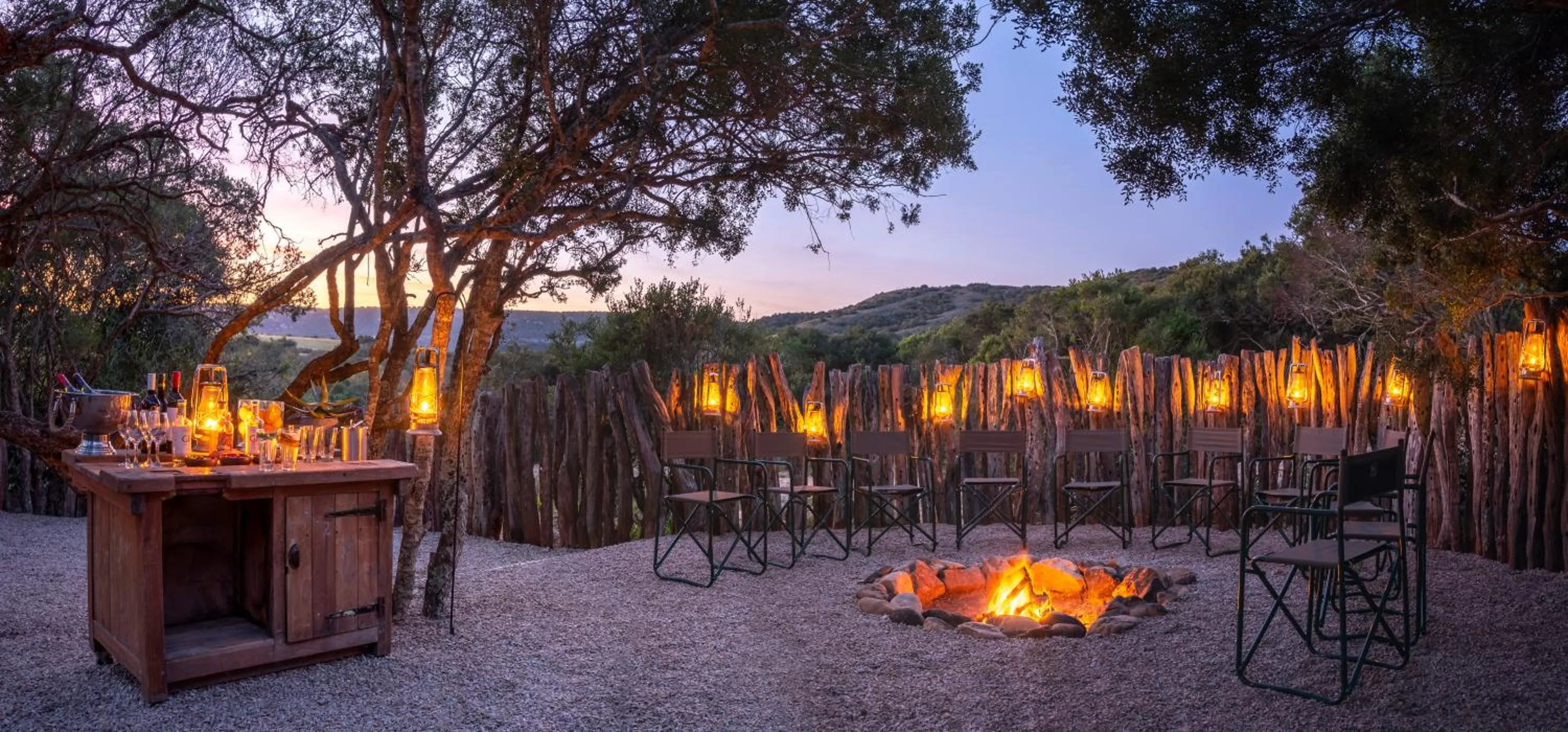 Night in HillsNek Safari Camp – Amakhala Game Reserve