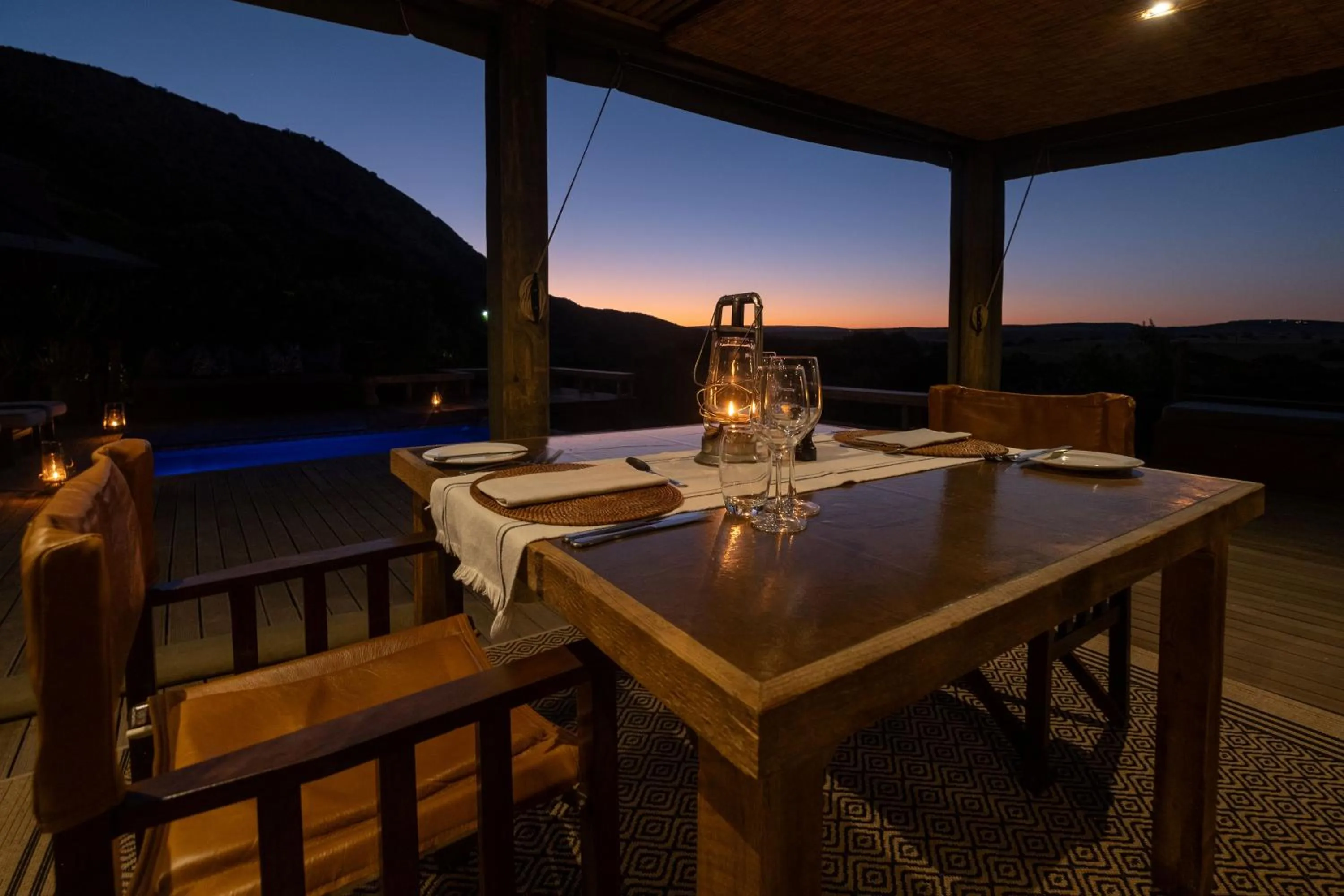 Sunset in HillsNek Safari Camp – Amakhala Game Reserve