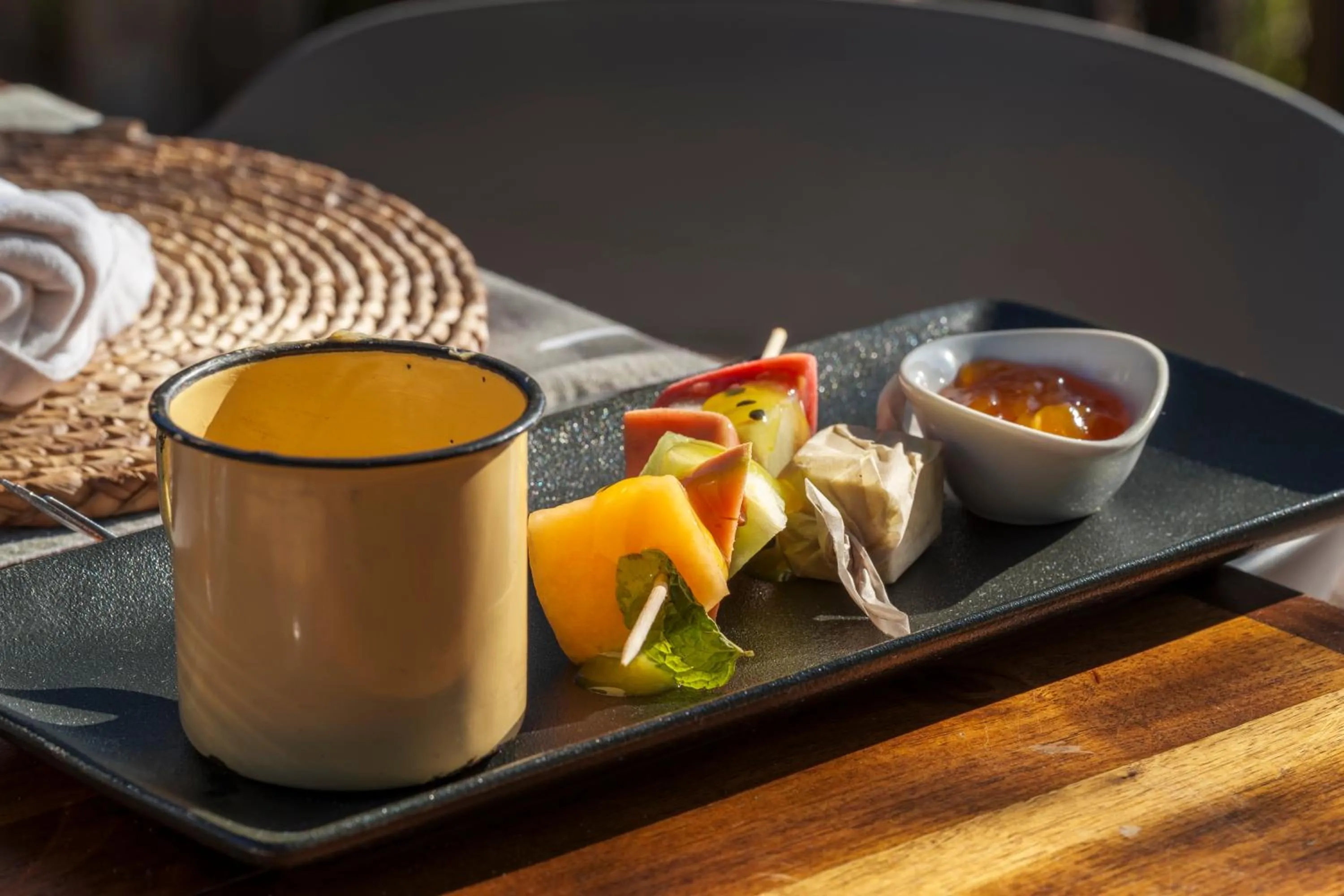 Breakfast in HillsNek Safari Camp – Amakhala Game Reserve