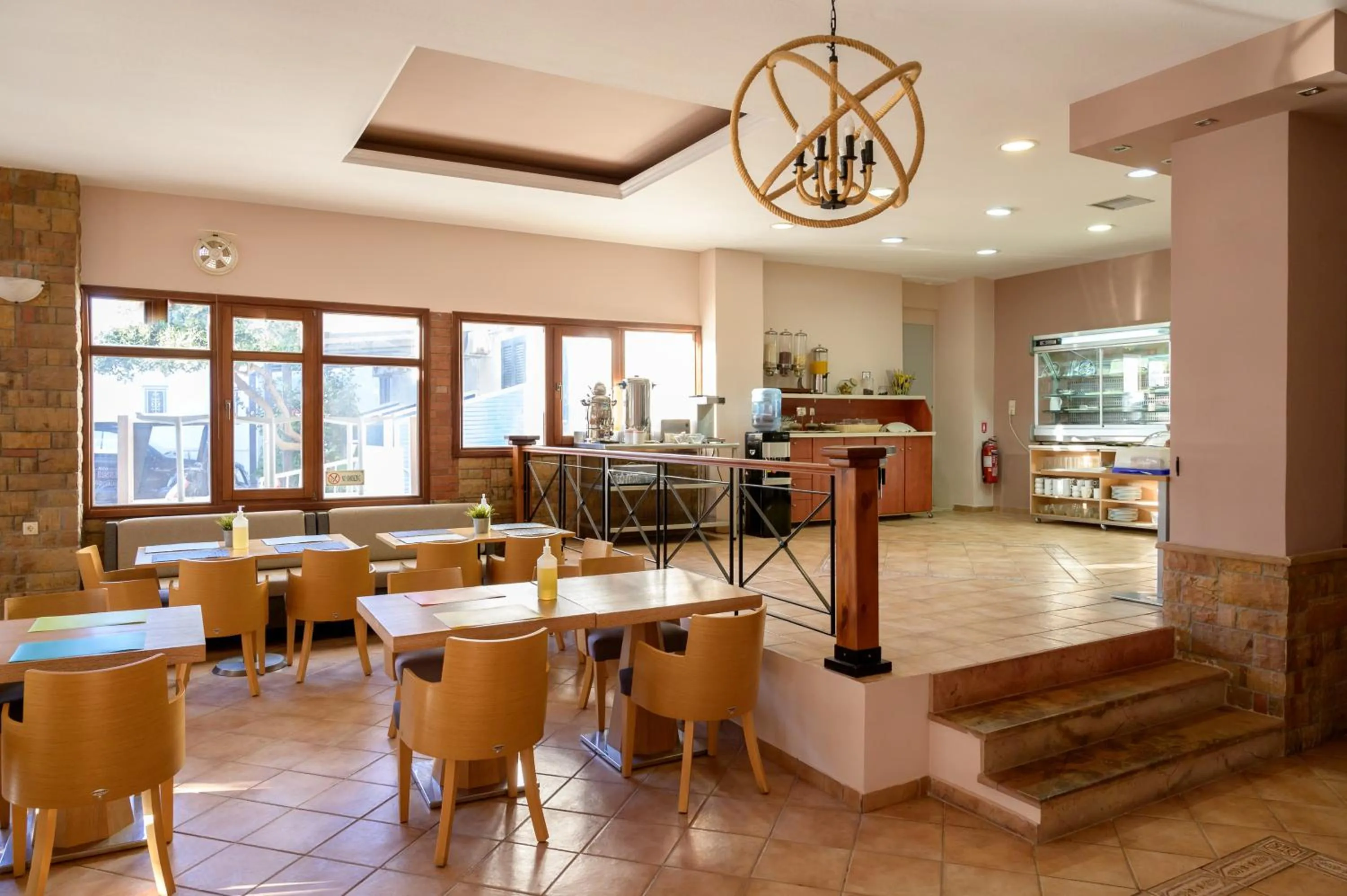 Restaurant/places to eat in Esperides Hotel