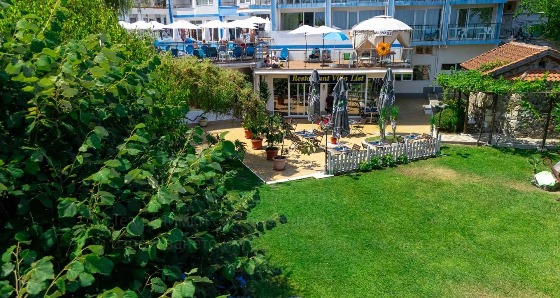 Garden in Hotel Villa List