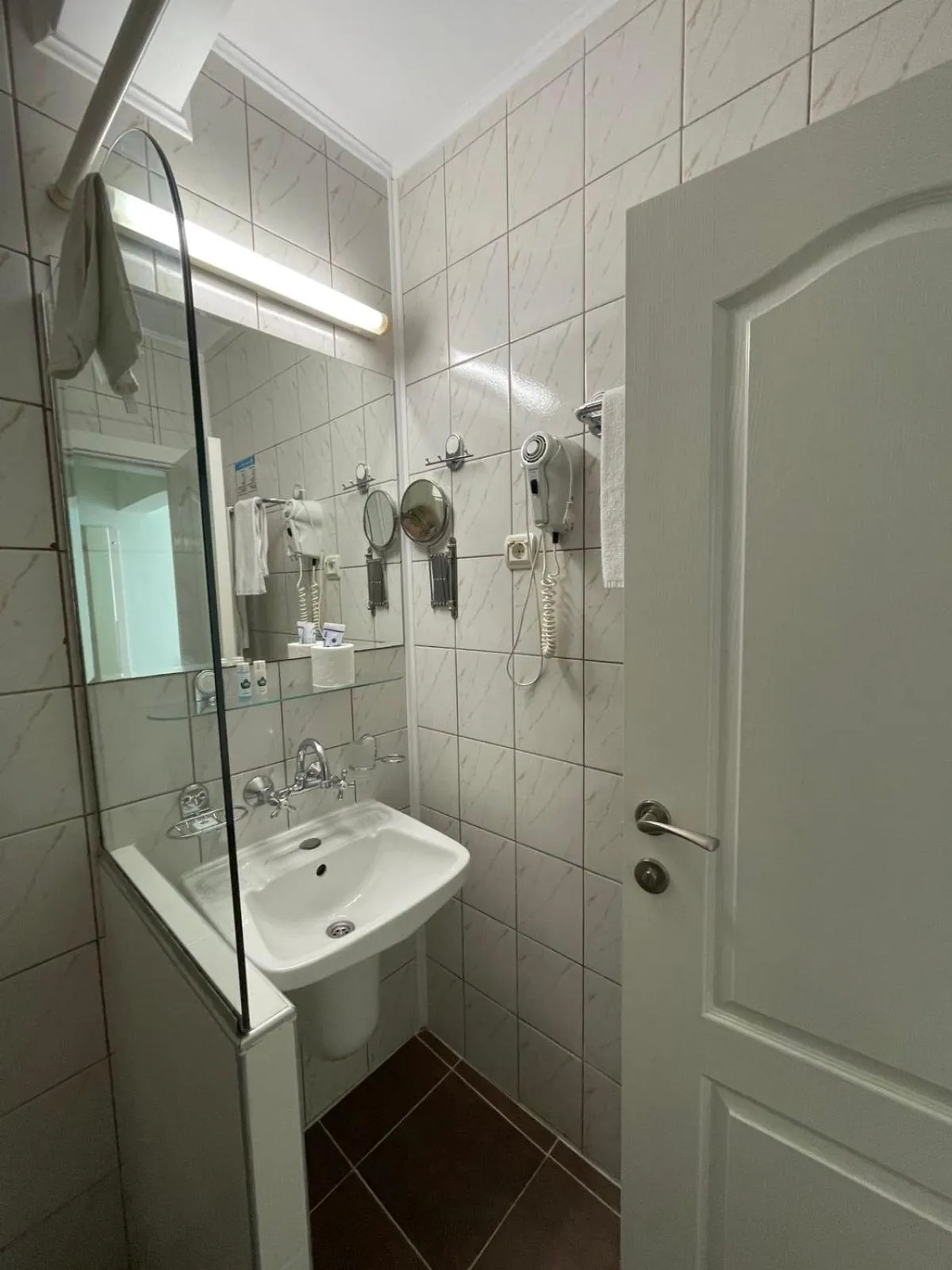 Shower in Hotel Villa List