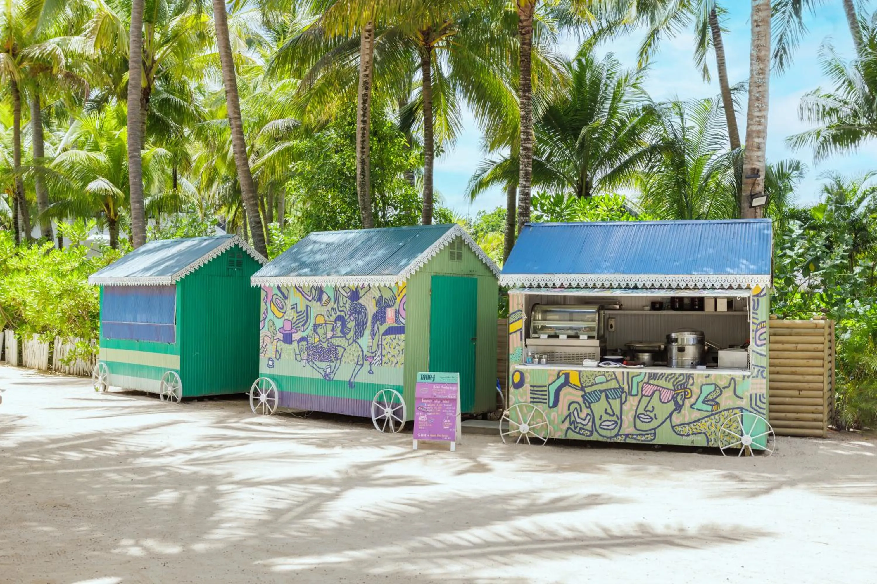 Food and drinks in The Ravenala Attitude