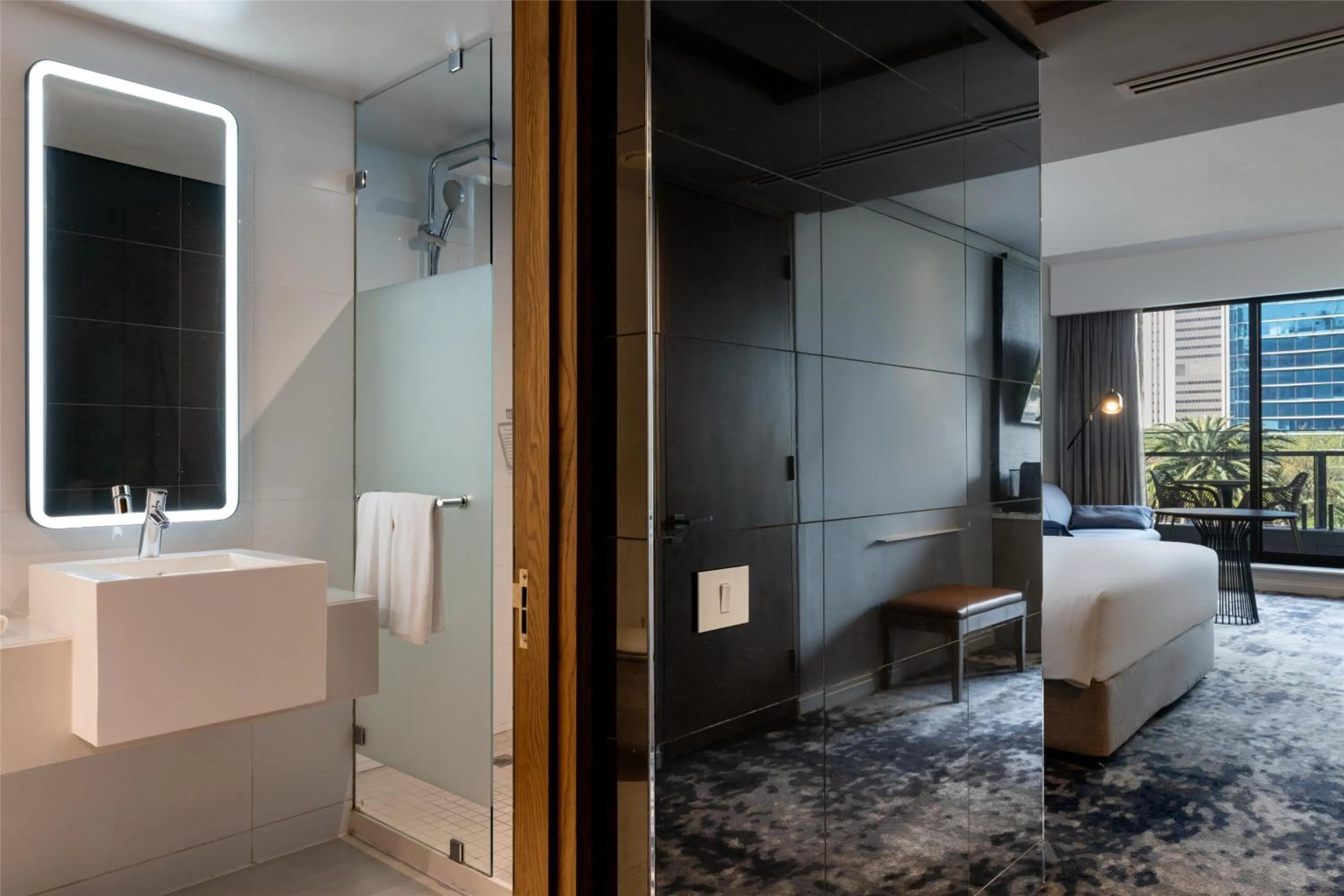 Bathroom in Radisson Hotel Cape Town Foreshore