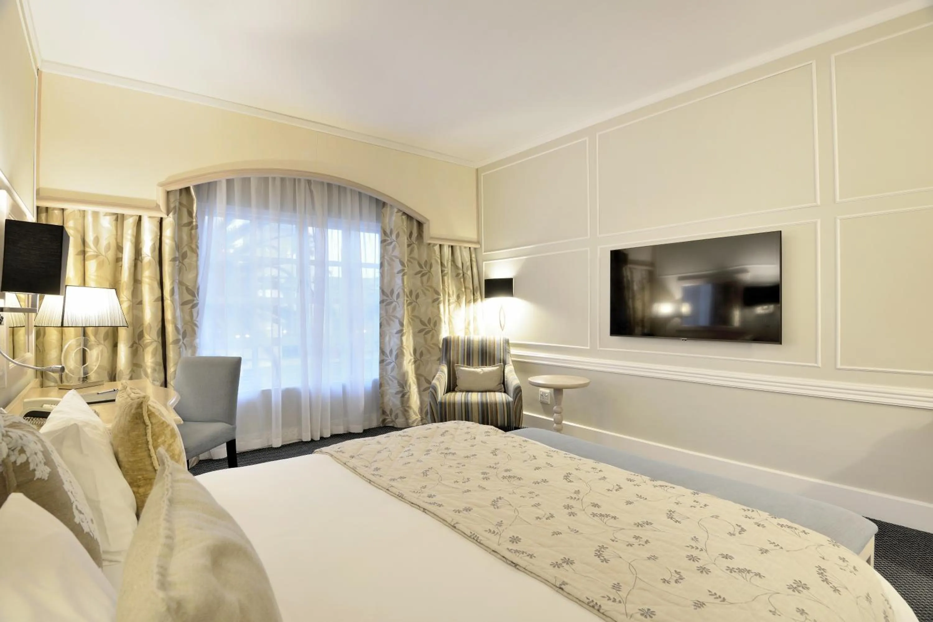 Bedroom, Bed in Swakopmund Hotel & Entertainment Centre