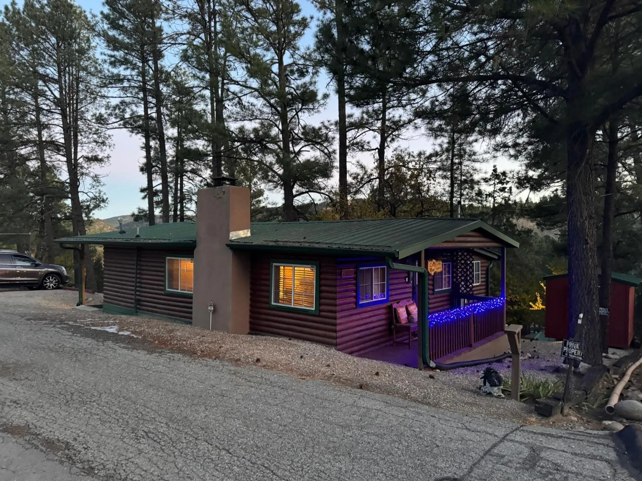 Gonzales Cozy Little Bear Cabin