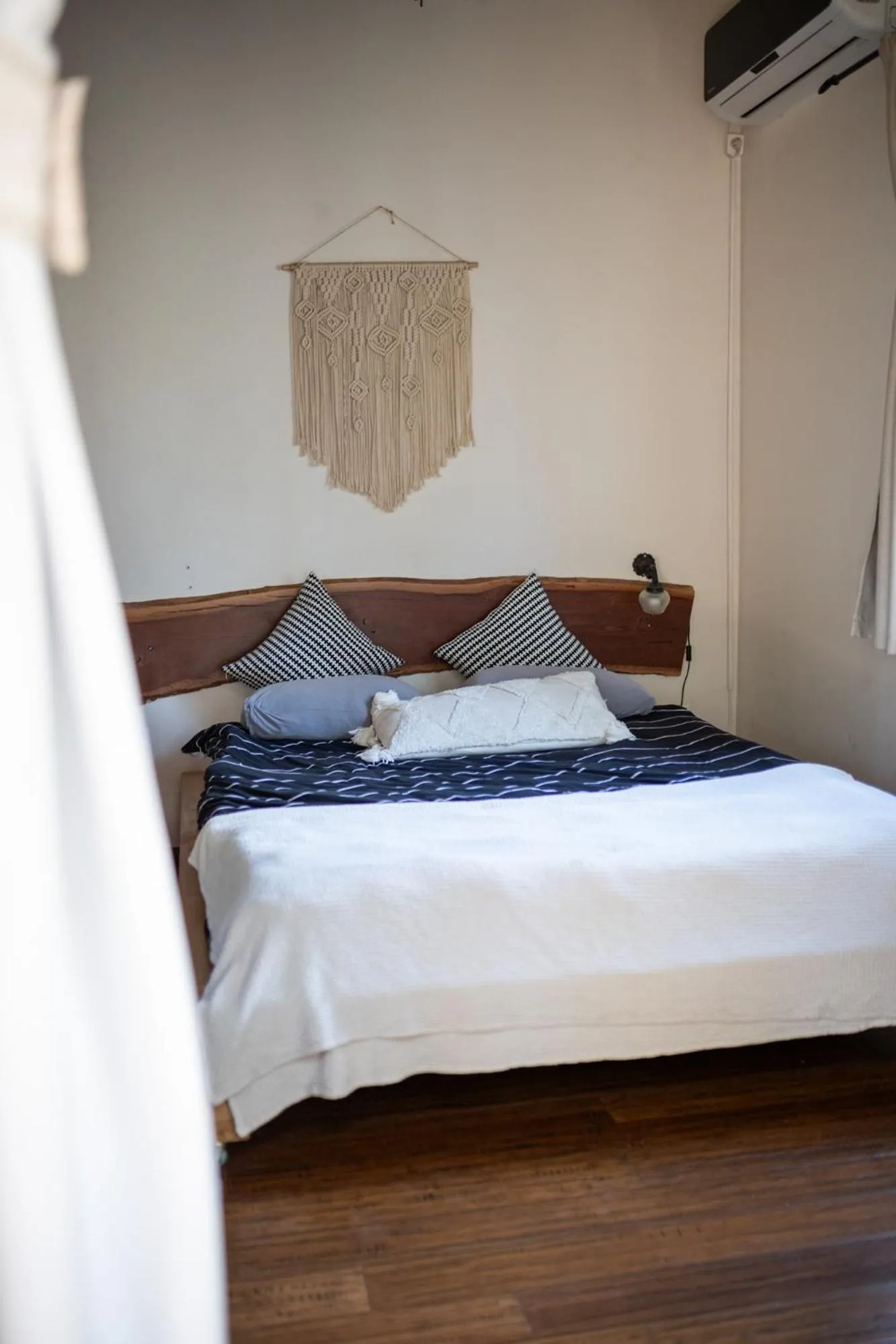 Bed in Gate Away B&B Units - המקום באל רום