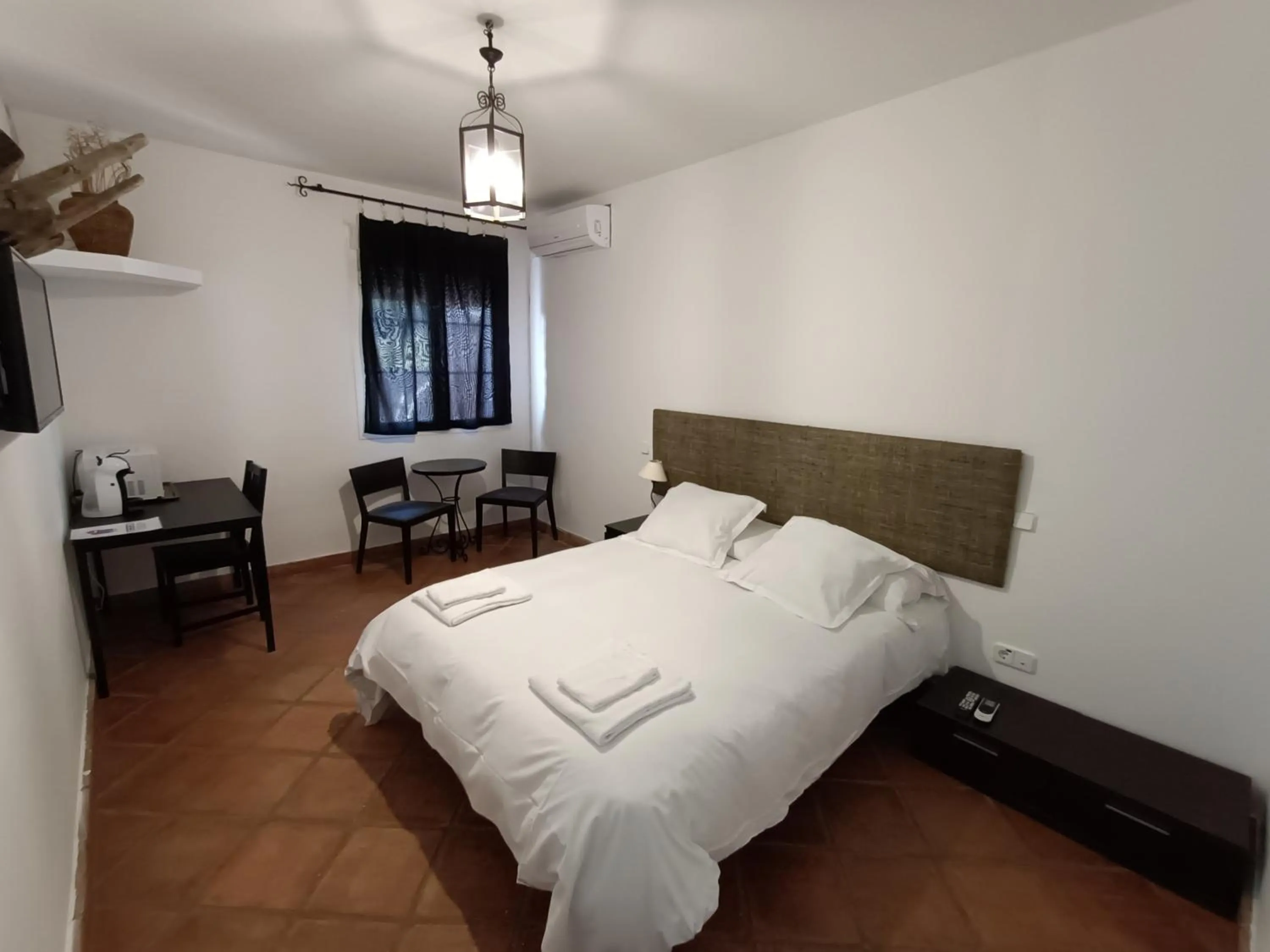 Bed in Hotel Rural La Pedriza Original