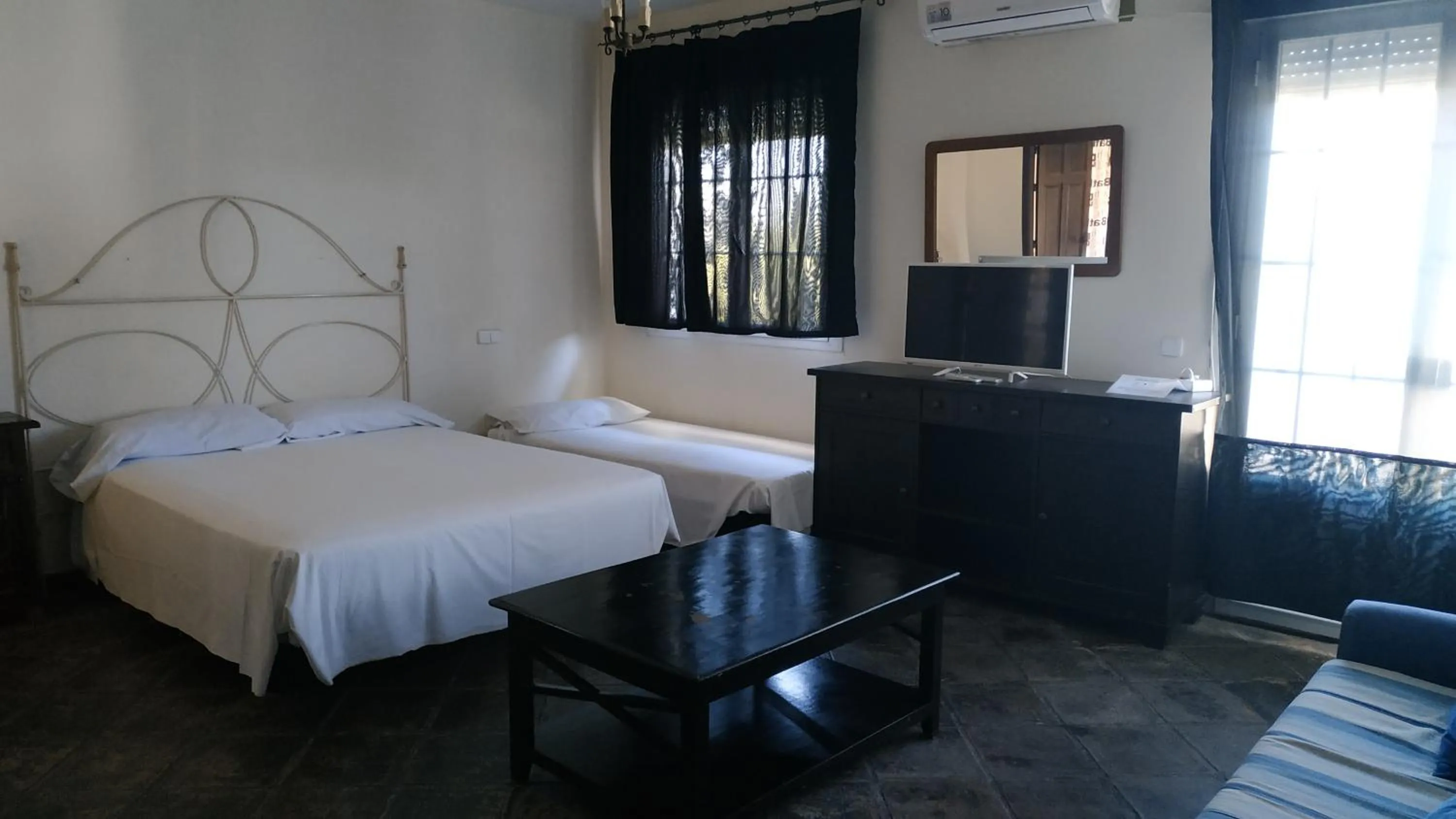 Bed in Hotel Rural La Pedriza Original