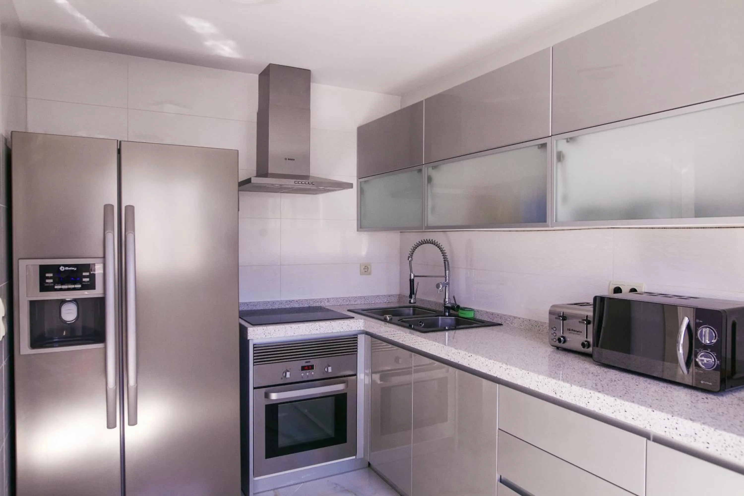 Kitchen or kitchenette in Duquesa Seaview marina