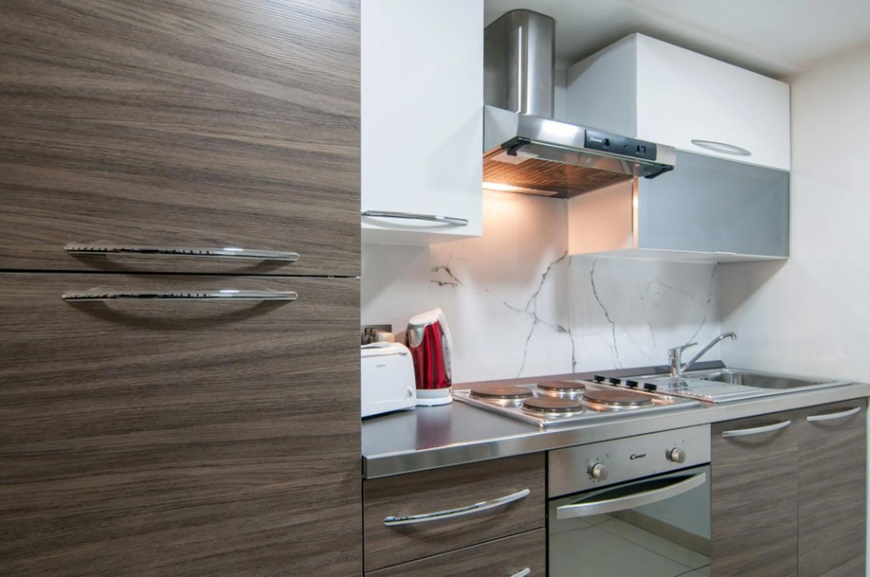 Kitchen or kitchenette, Kitchen/Kitchenette in Pebbles Boutique Aparthotel
