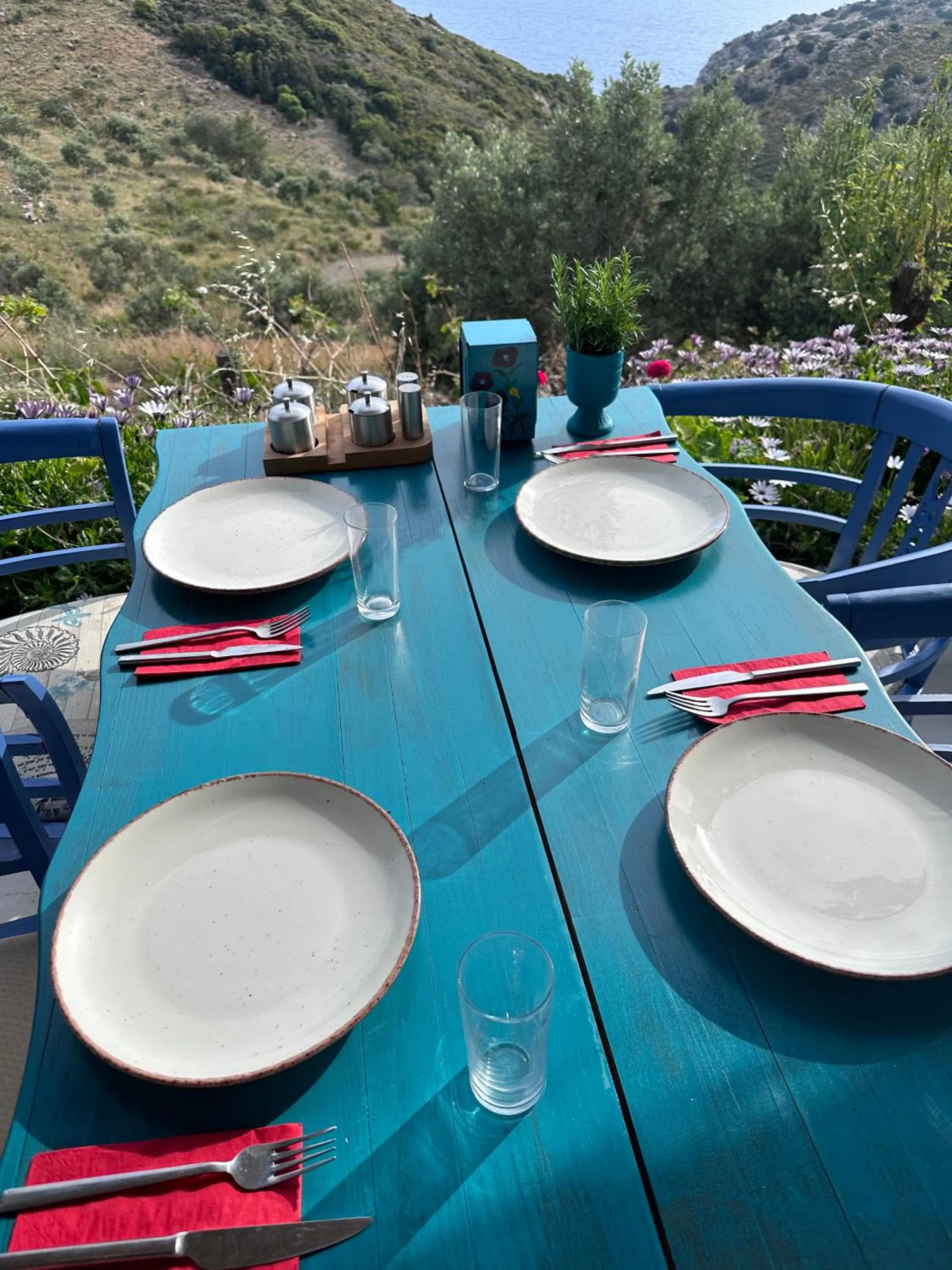 Restaurant/places to eat in Goknar Knidos Adults Only Eco Retreat and Farm