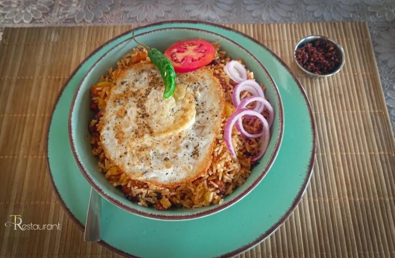 Restaurant/places to eat in Thisha Hotel & Restaurant