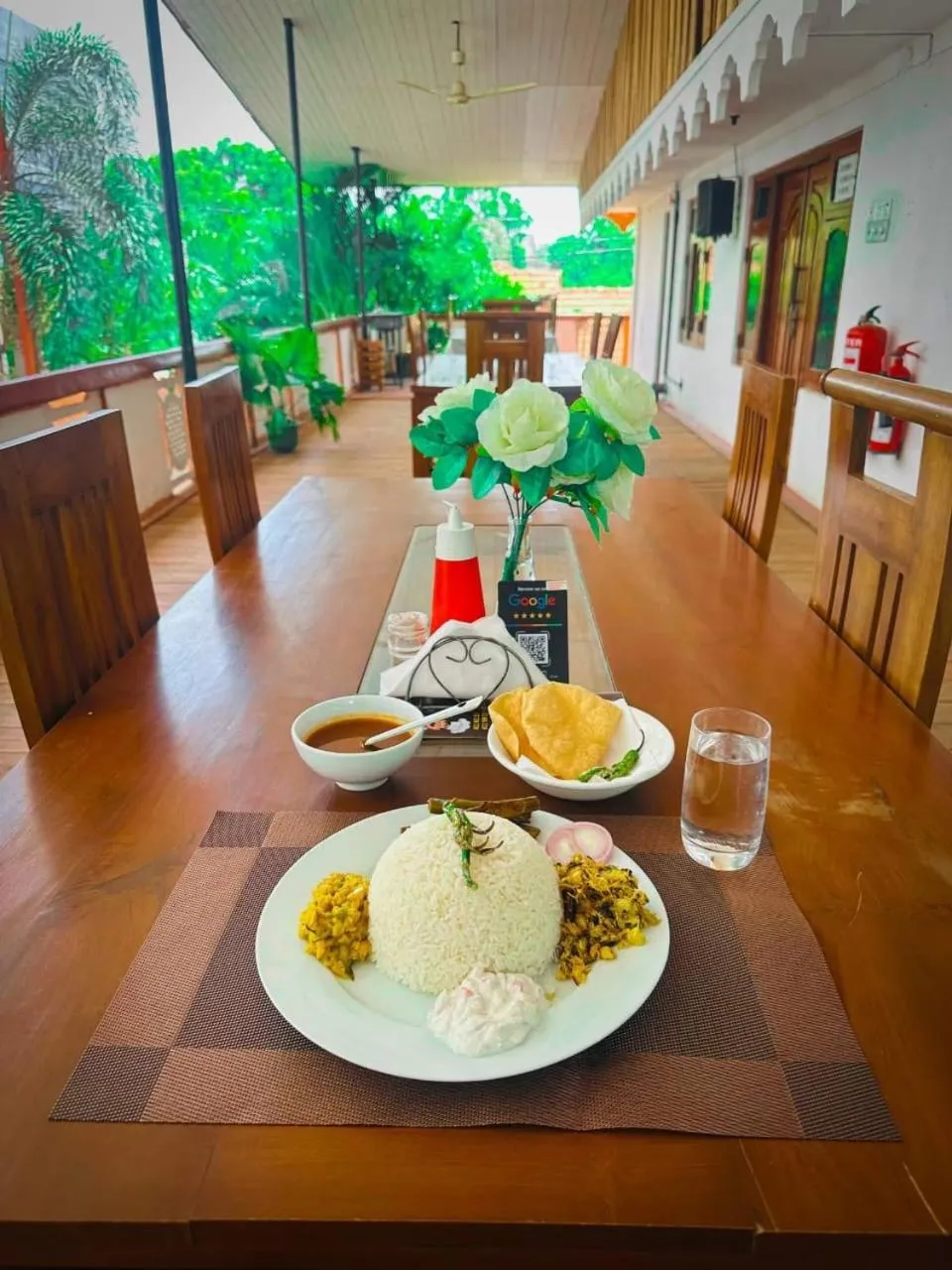 Restaurant/places to eat in Thisha Hotel & Restaurant