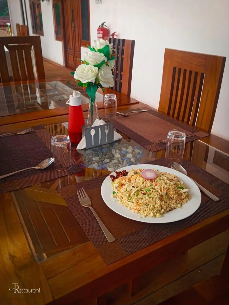 Restaurant/places to eat in Thisha Hotel & Restaurant