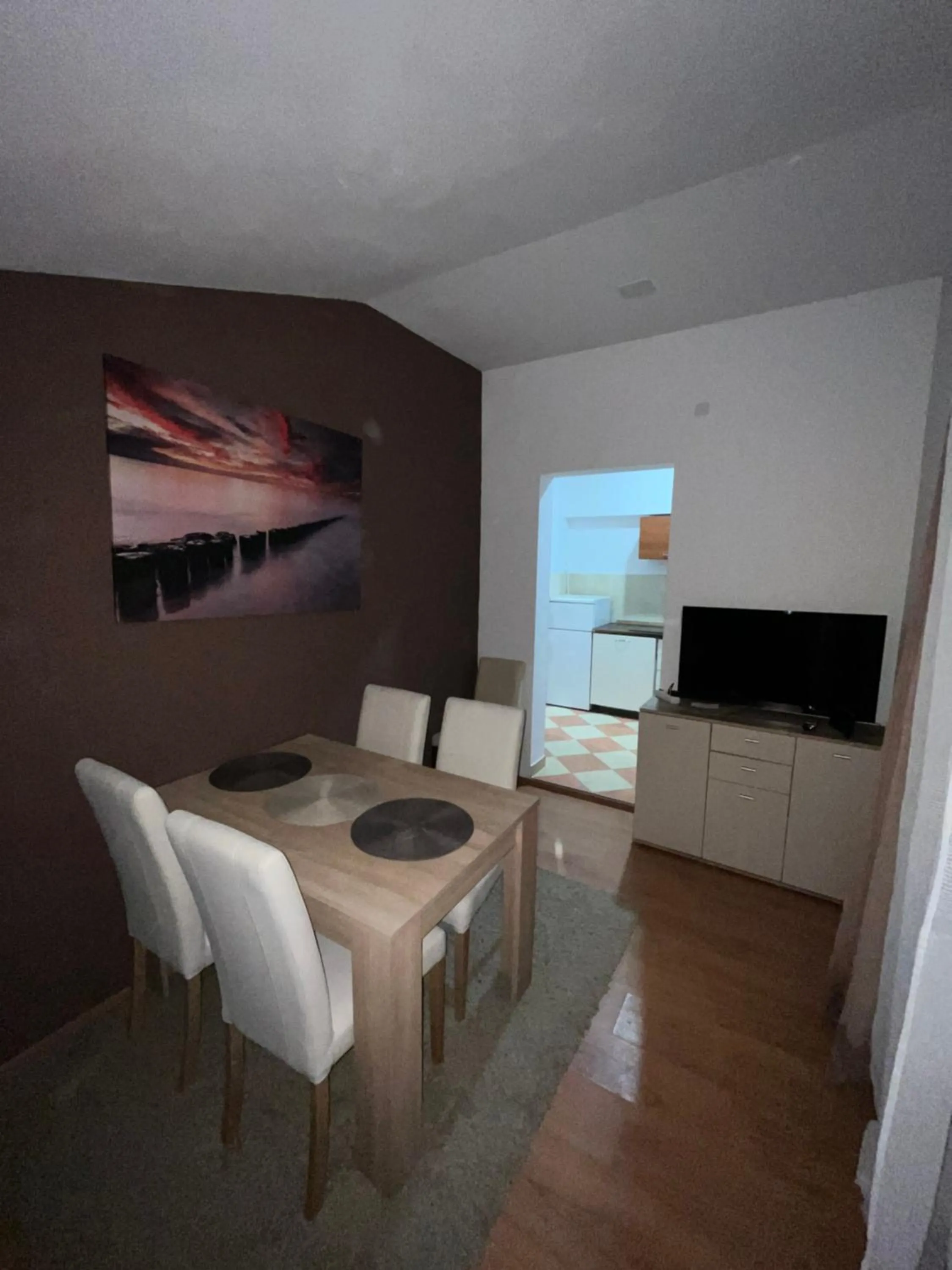 Dining area in Apartments Mira