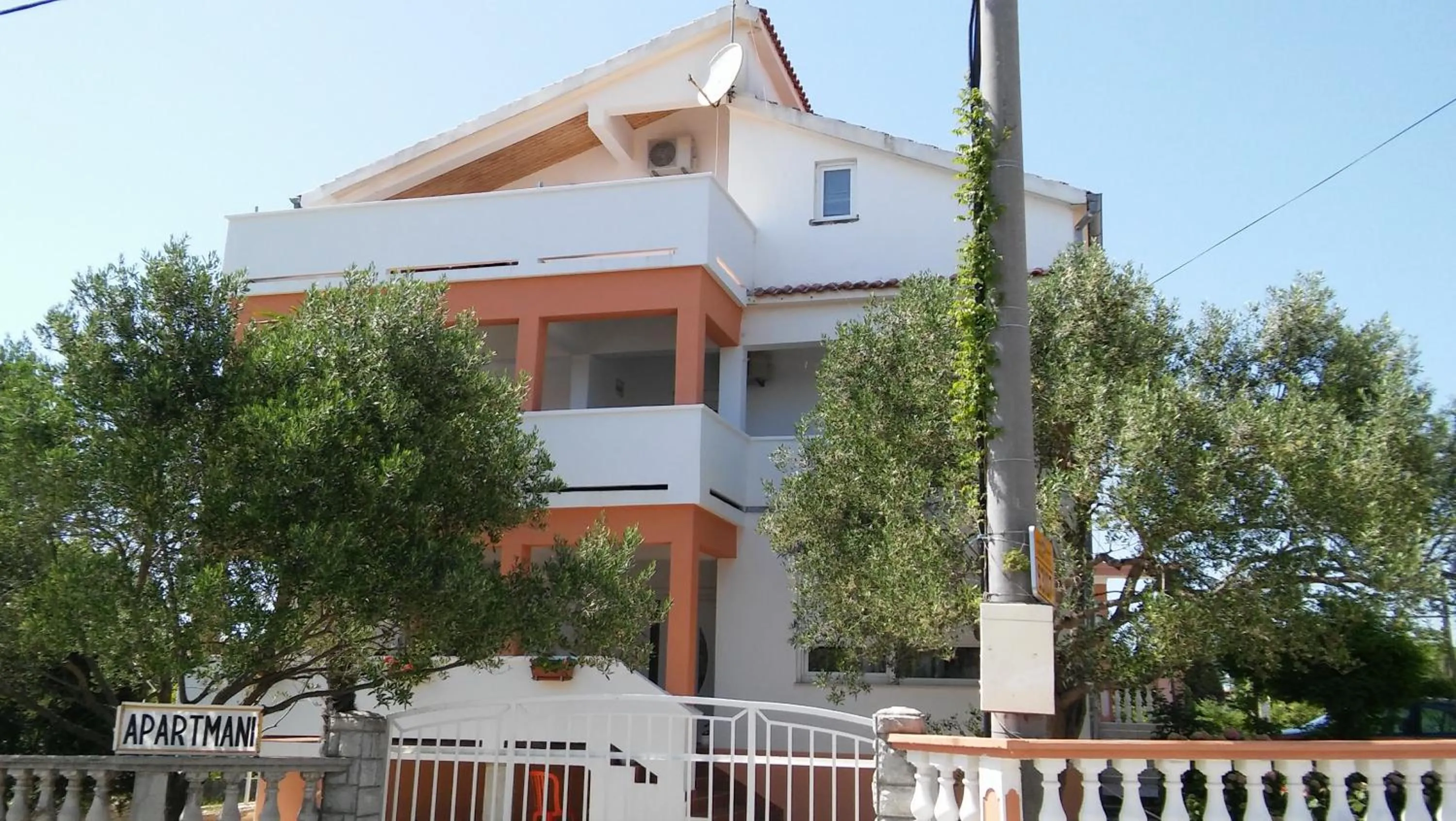 Summer in Apartments Mira