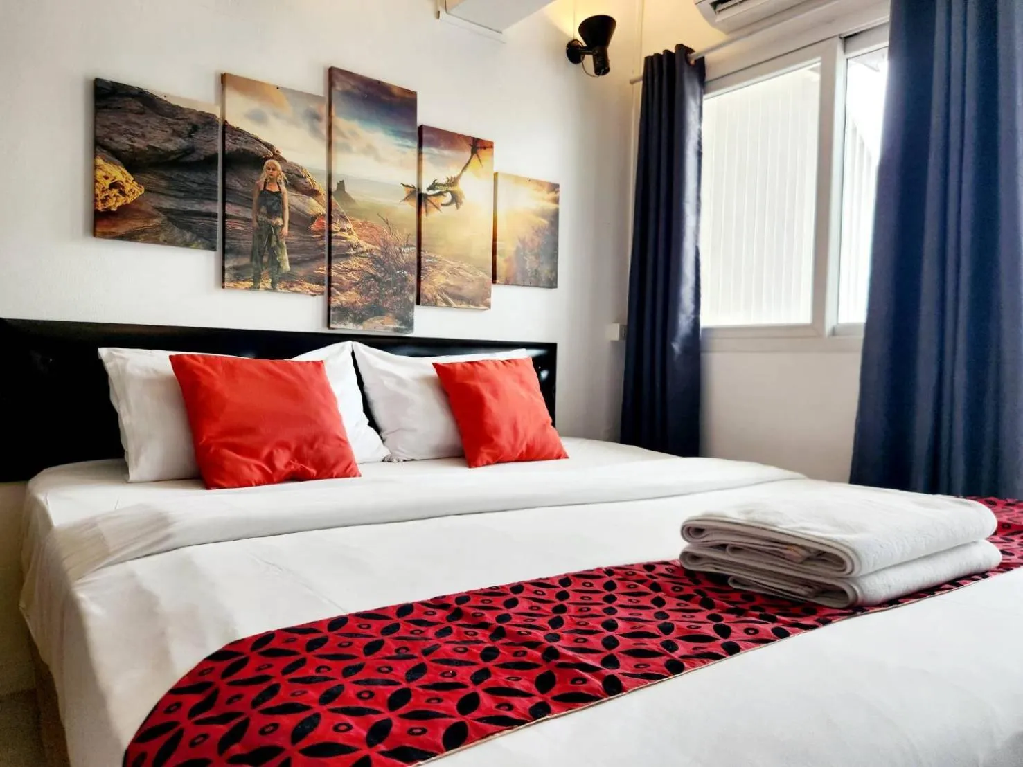 Bed in Happio Near Chabad House