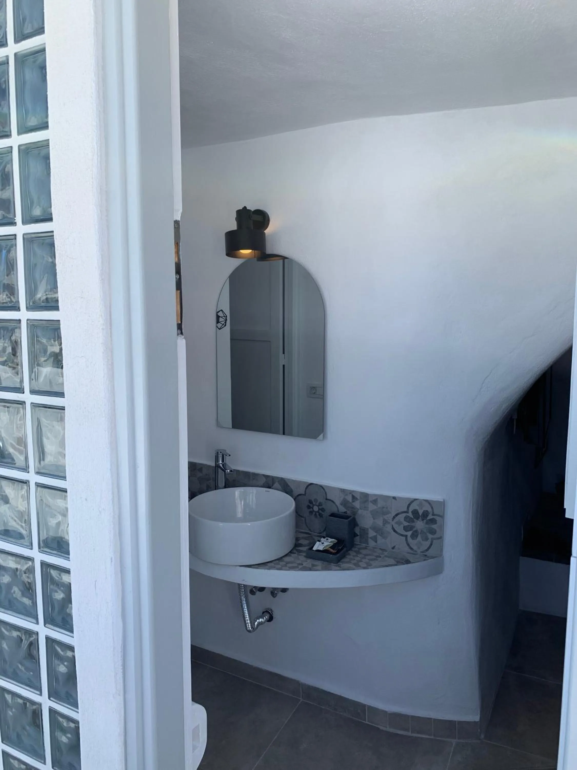 Decorative detail in Timedrops Santorini Villas