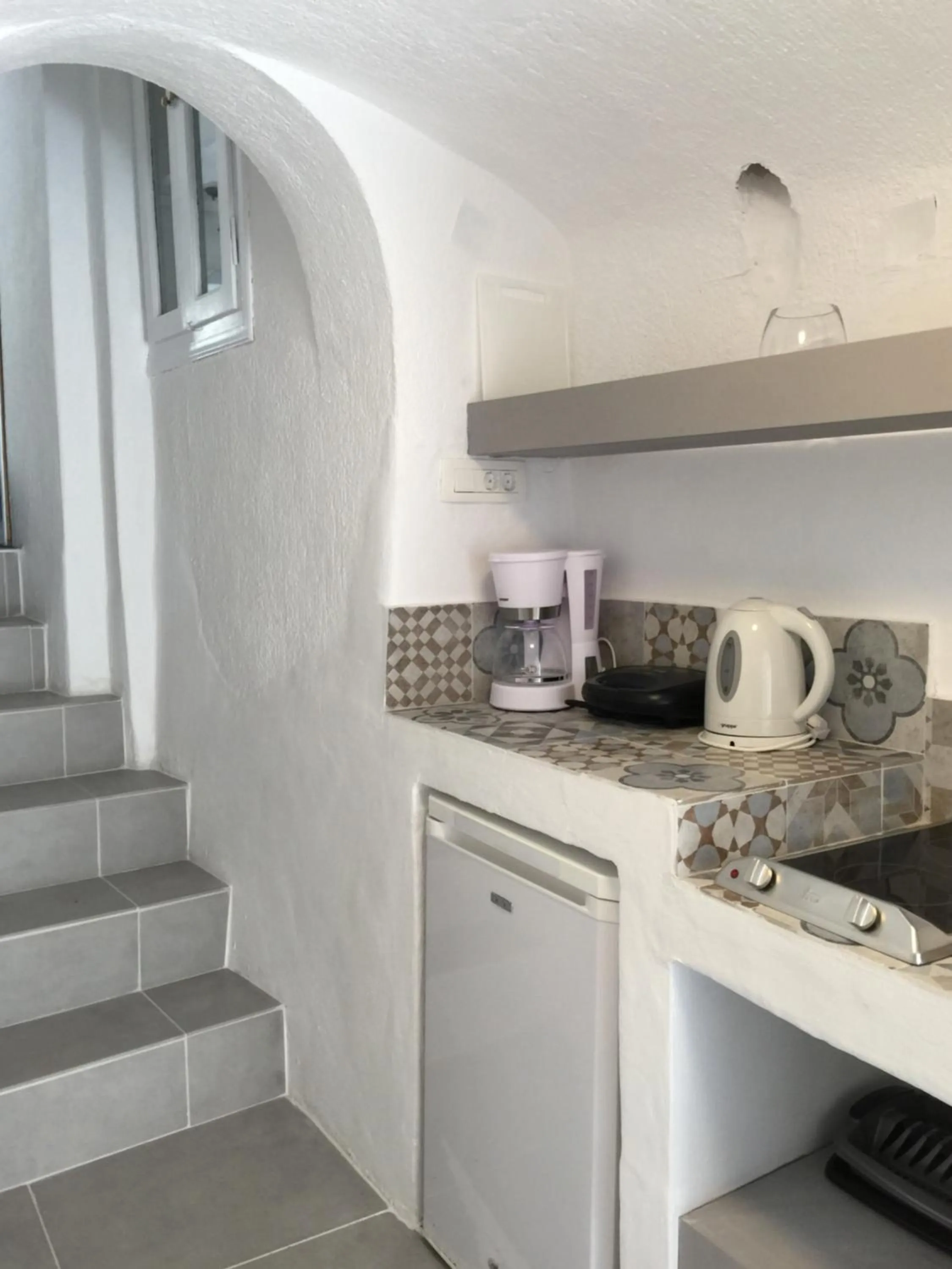 Kitchen or kitchenette in Timedrops Santorini Villas