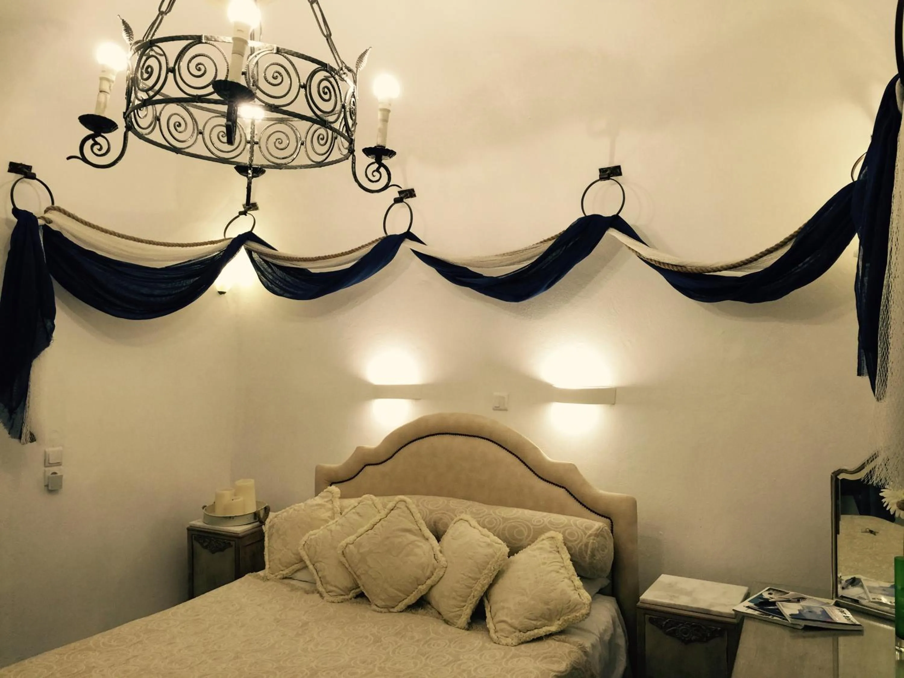 Bed in Timedrops Santorini Villas