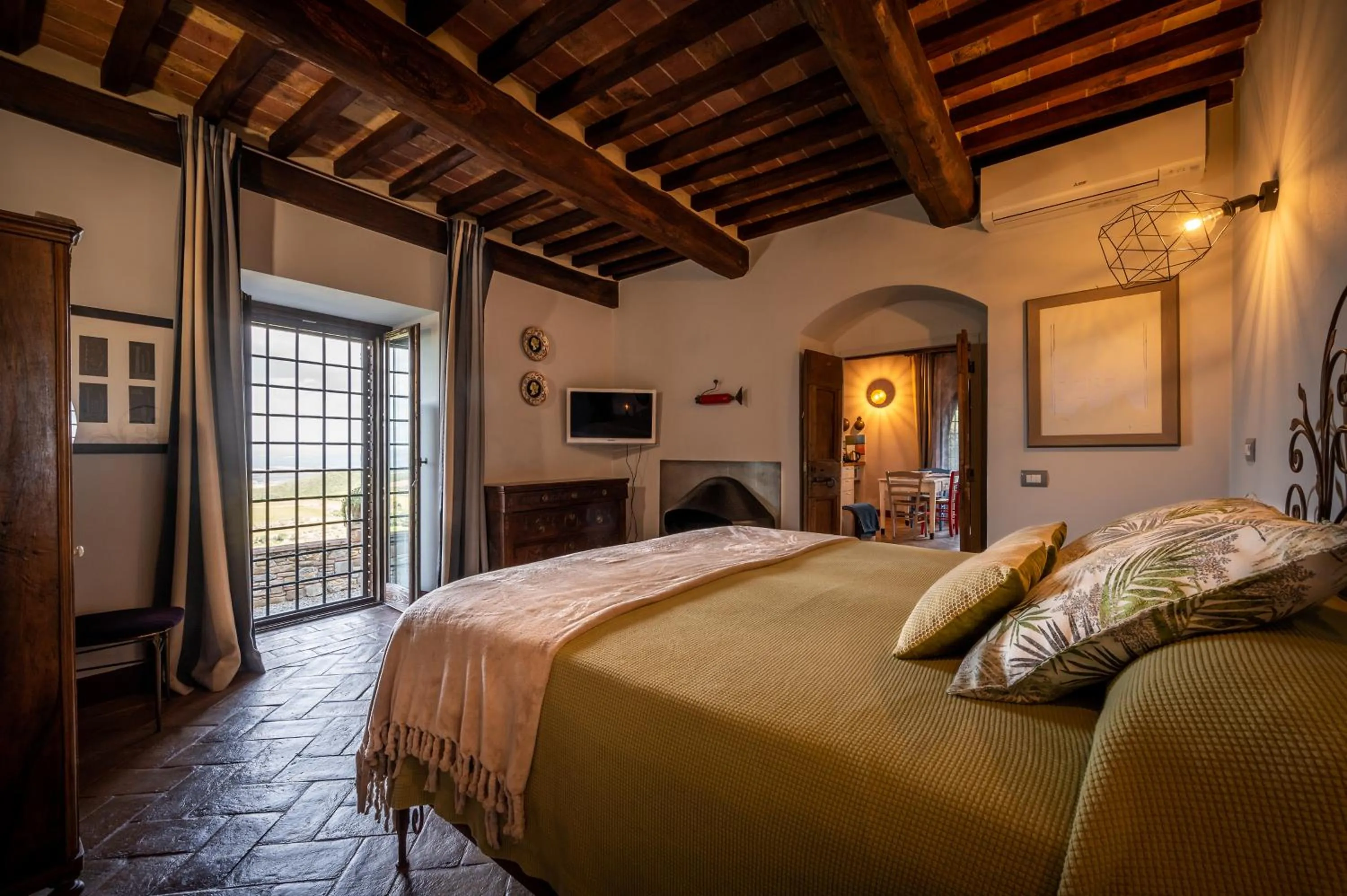 Bedroom, Bed in il burellino