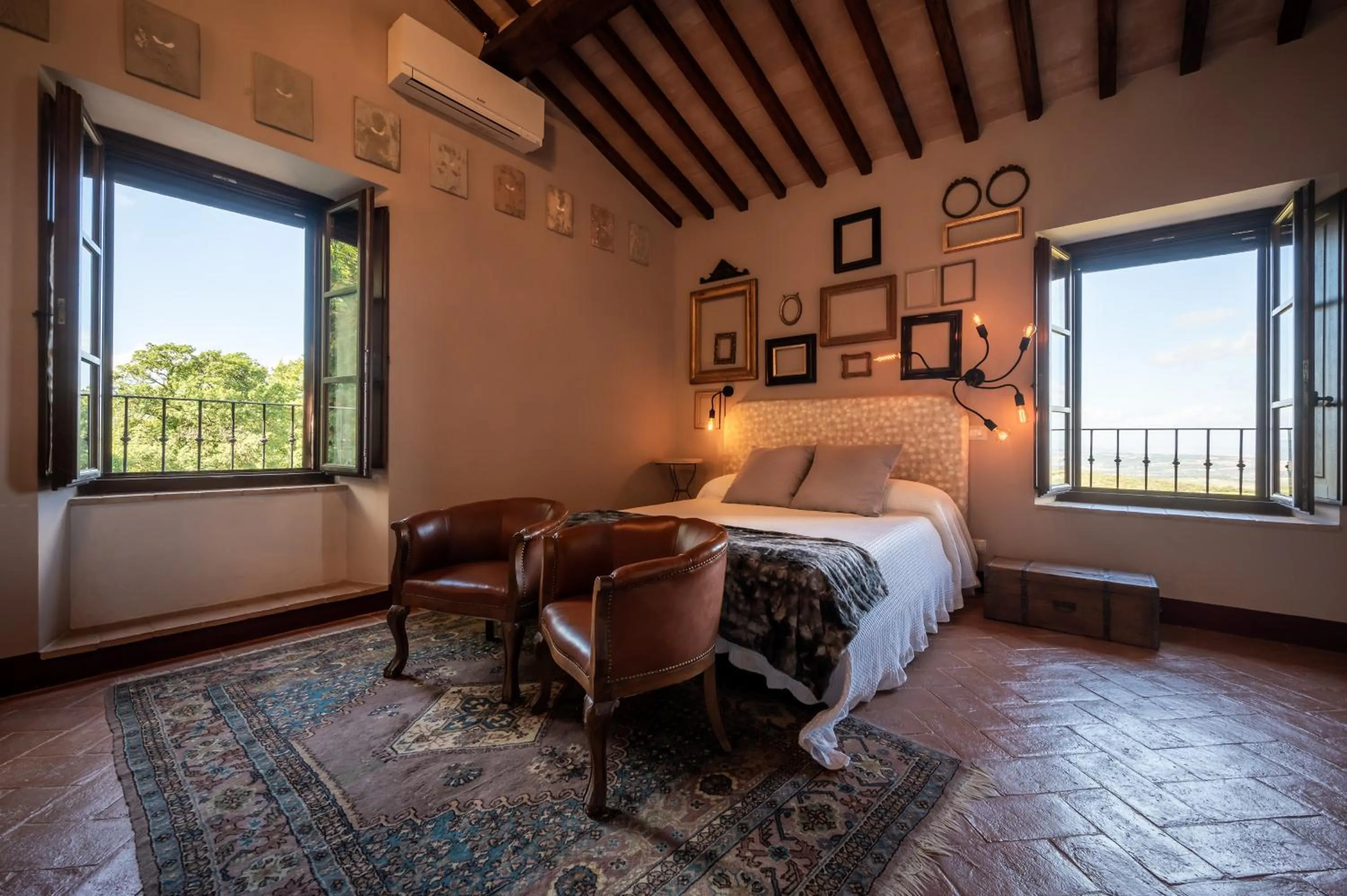 Photo of the whole room, Bed in il burellino