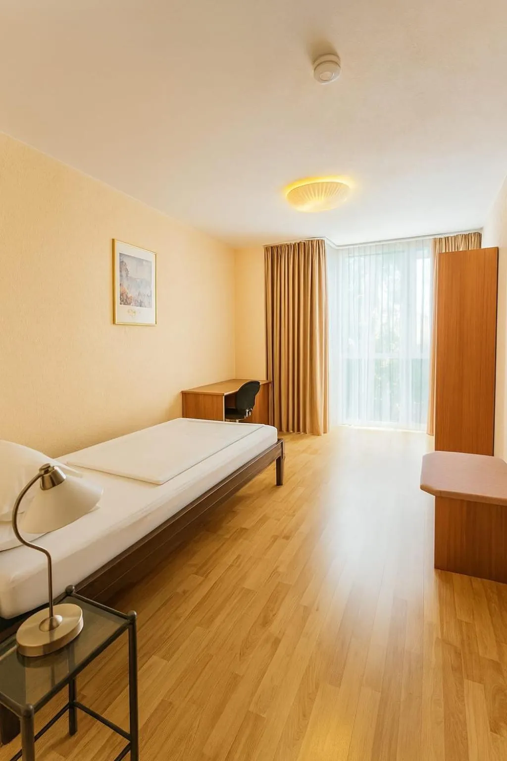 Two-Bedroom Apartment in Apartments Atomis Hotel Düsseldorf City