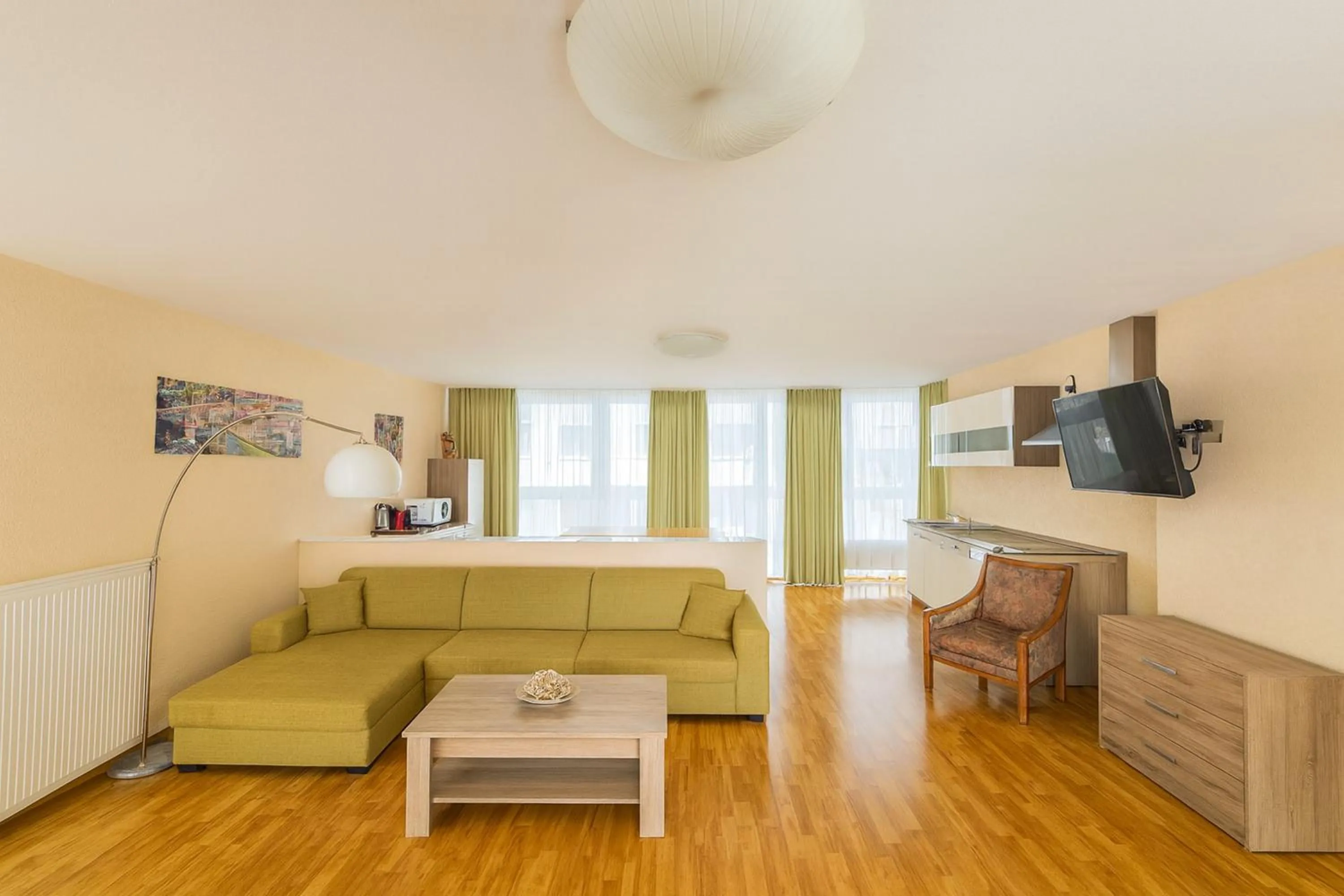 Photo of the whole room in Apartments Atomis Hotel Düsseldorf City