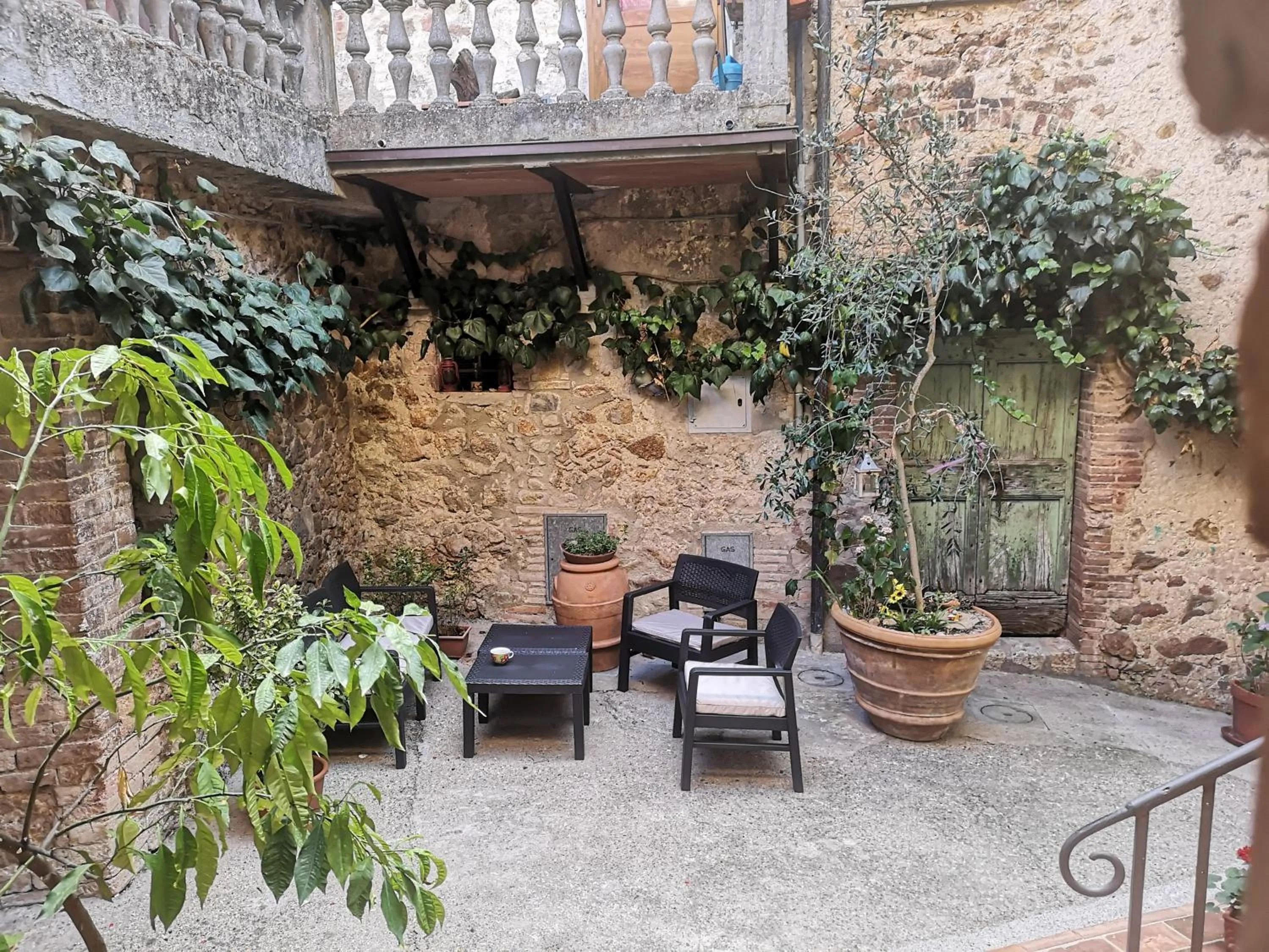 Inner courtyard view in Antico Borgo di Torri
