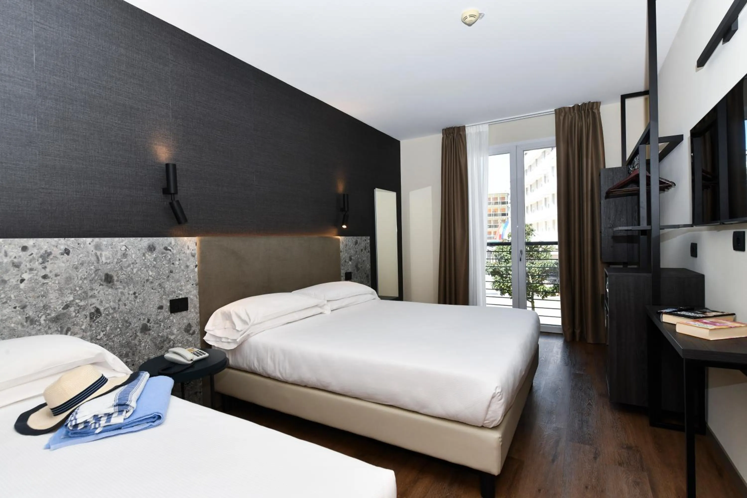 Photo of the whole room, Bed in Hotel Eden