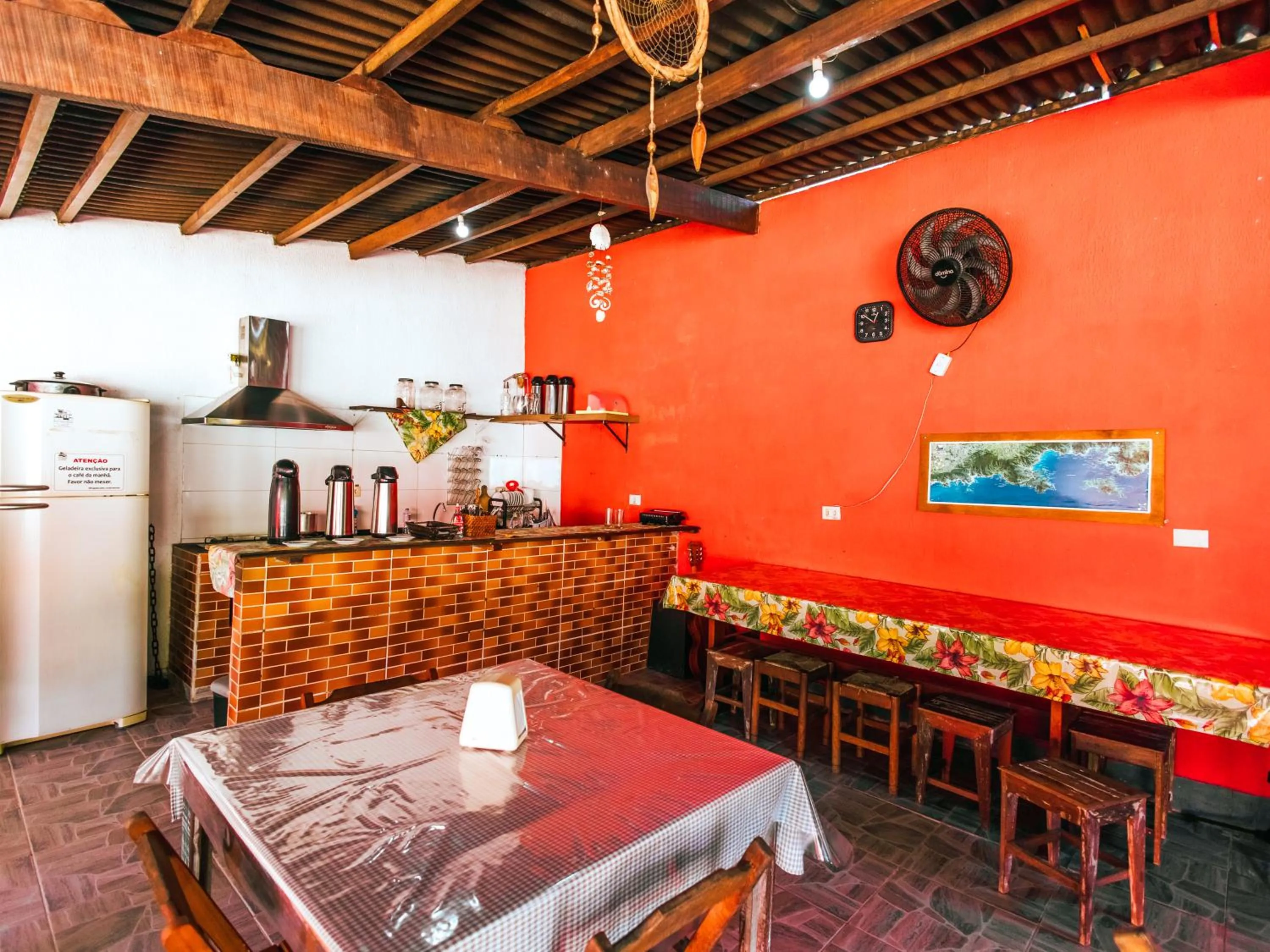 Kitchen or kitchenette in Pousada Sol Nascente