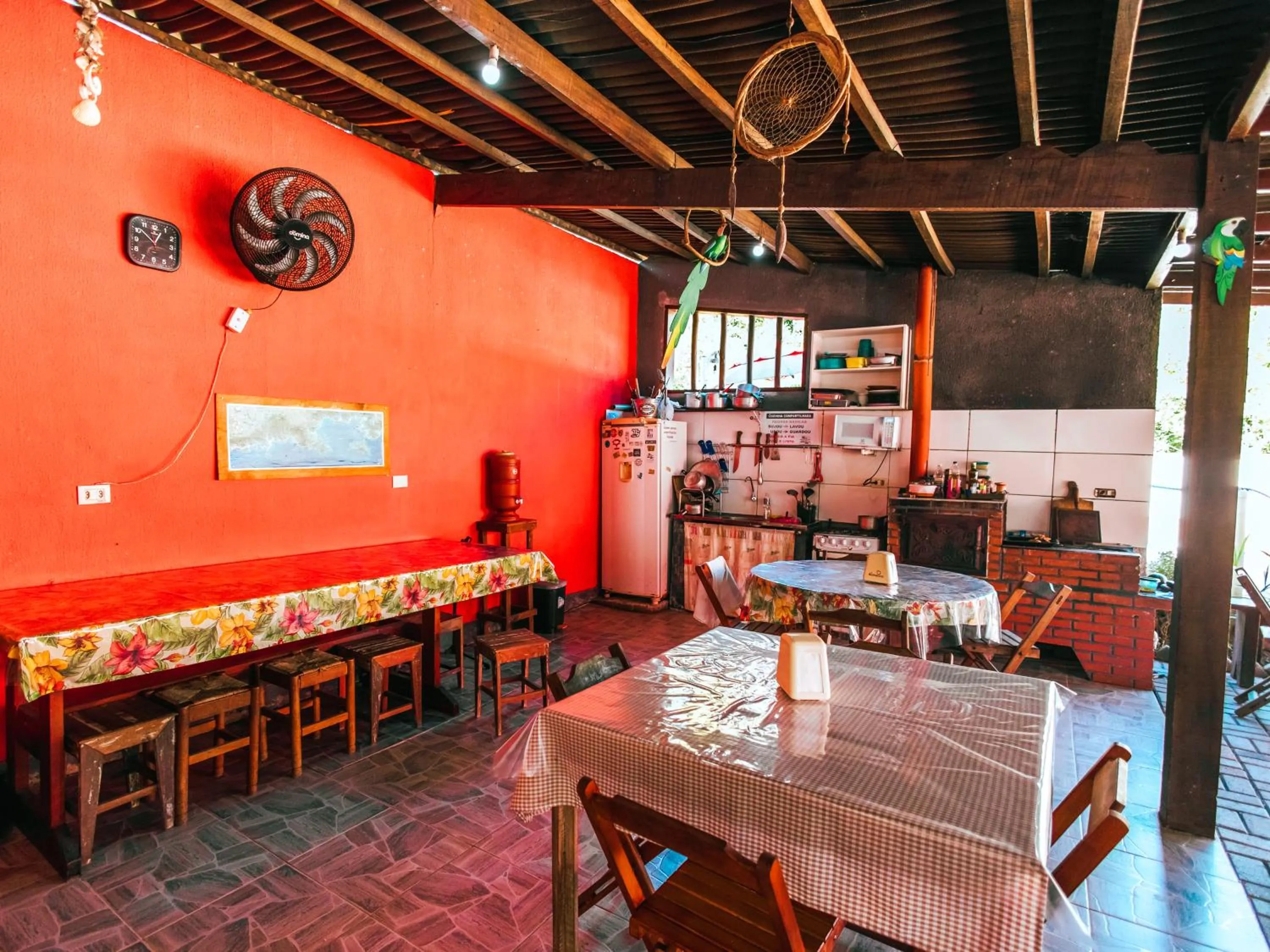 Kitchen or kitchenette in Pousada Sol Nascente