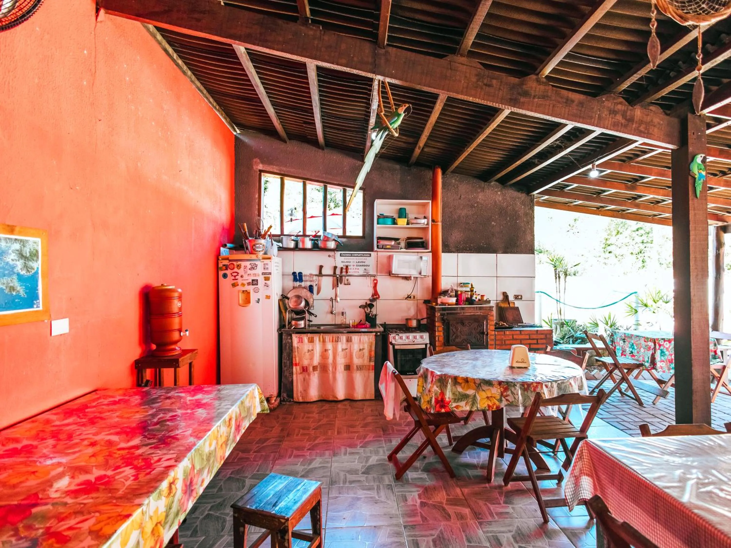 Kitchen or kitchenette in Pousada Sol Nascente