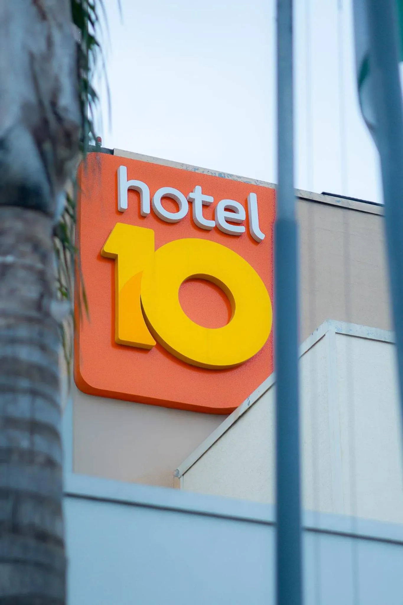 Property logo or sign in Hotel 10 Curitiba