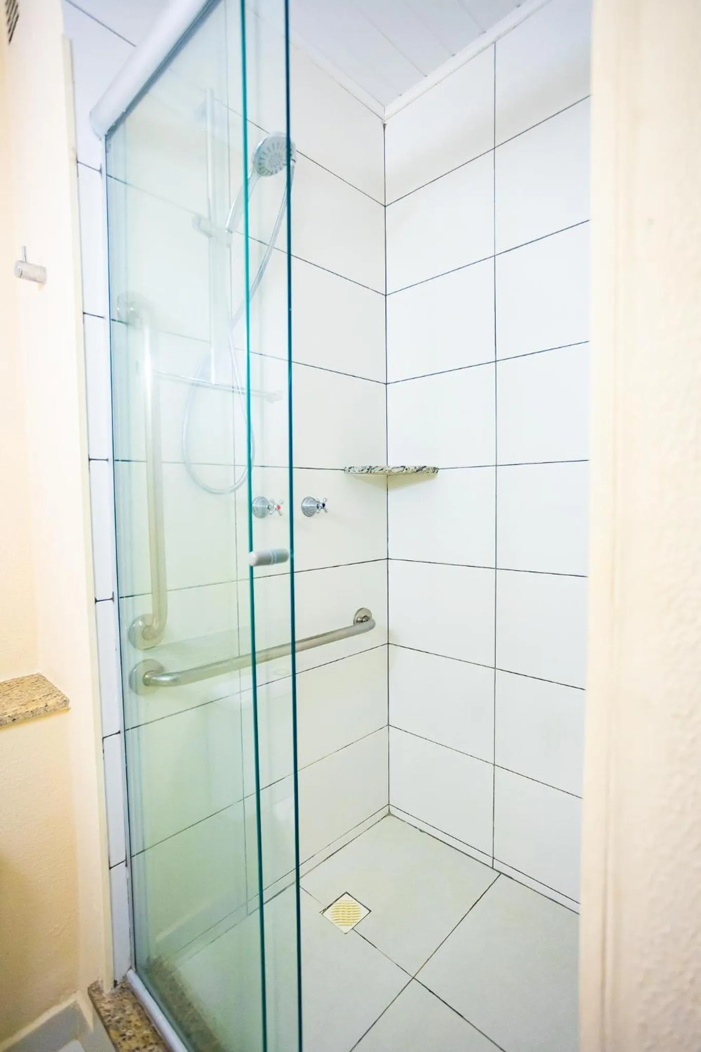 Bathroom in Hotel 10 Curitiba