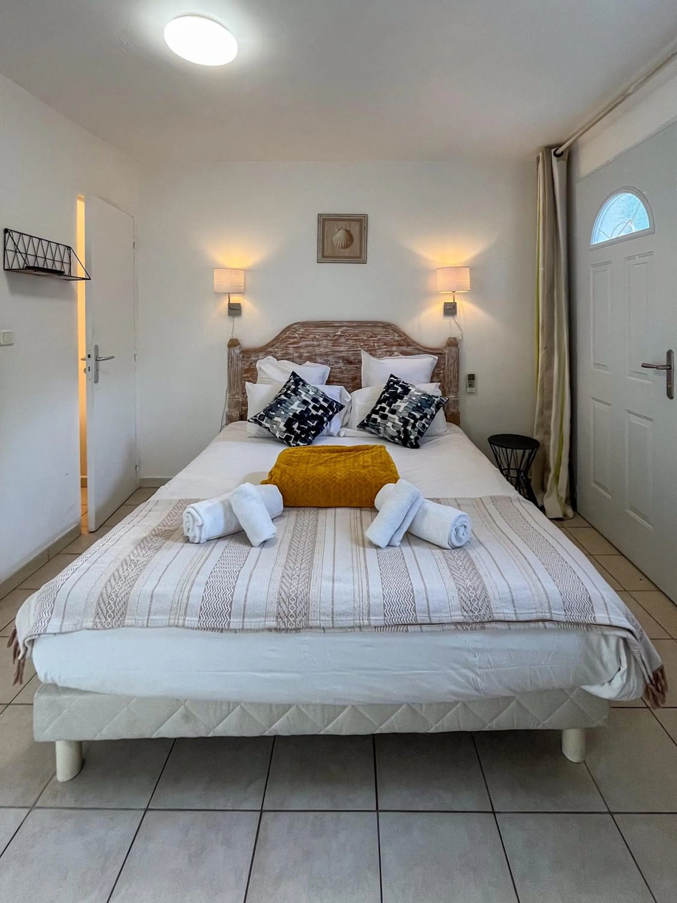 Bed in Hôtel Villa Maya - Golfe de Saint-Tropez
