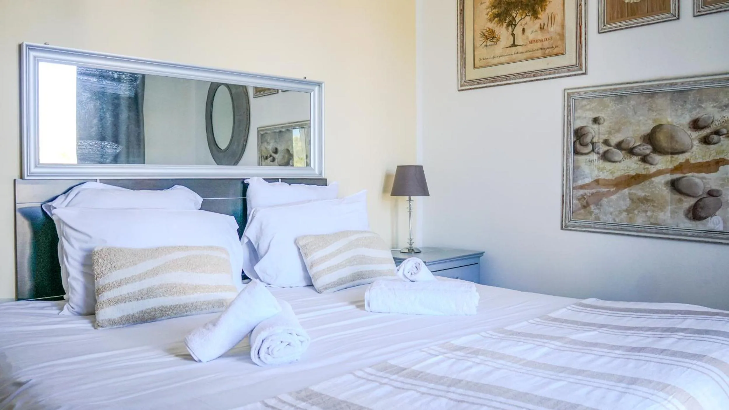 Bedroom, Bed in Hôtel Villa Maya - Golfe de Saint-Tropez