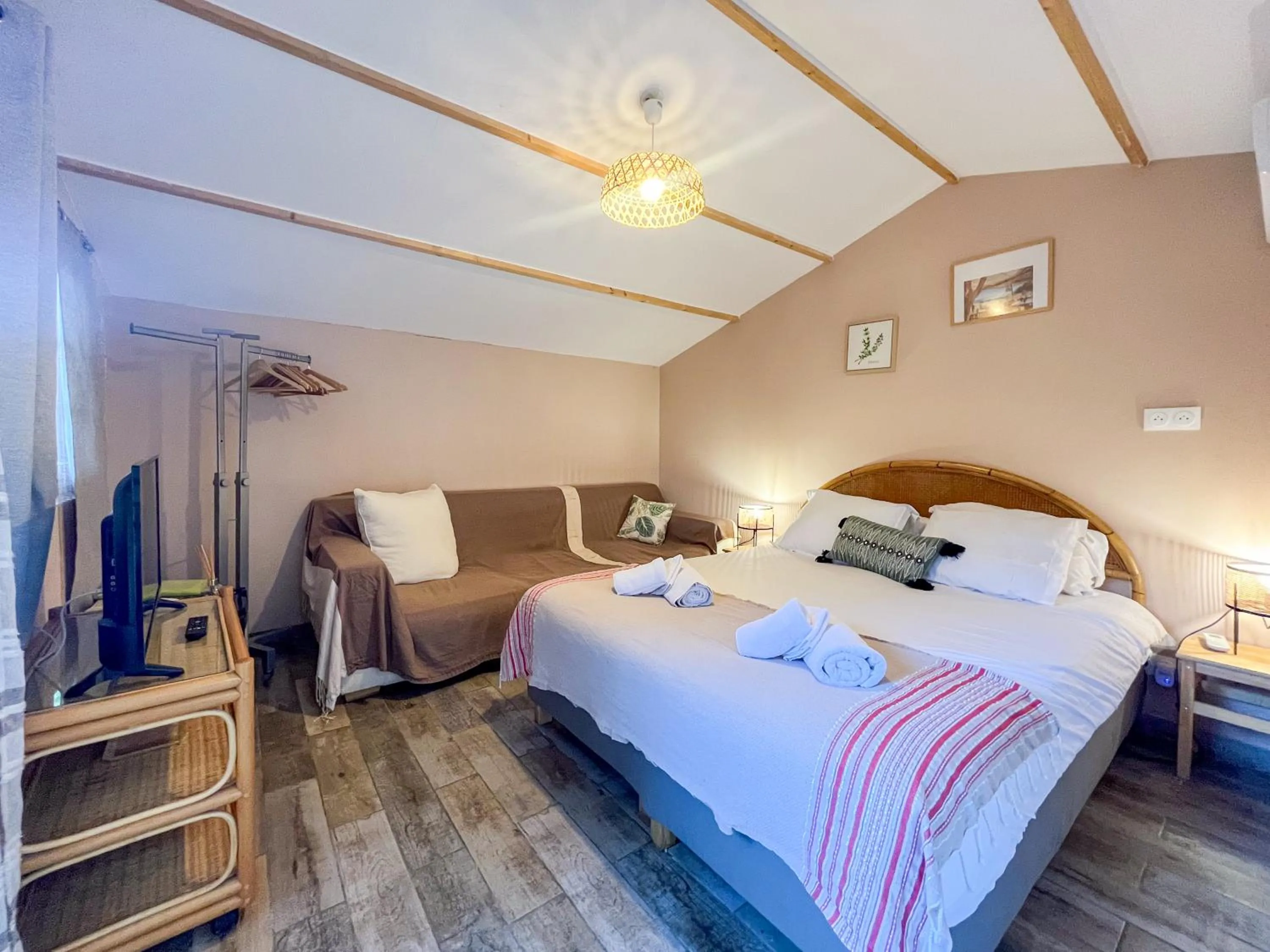 Bed in Hôtel Villa Maya - Golfe de Saint-Tropez