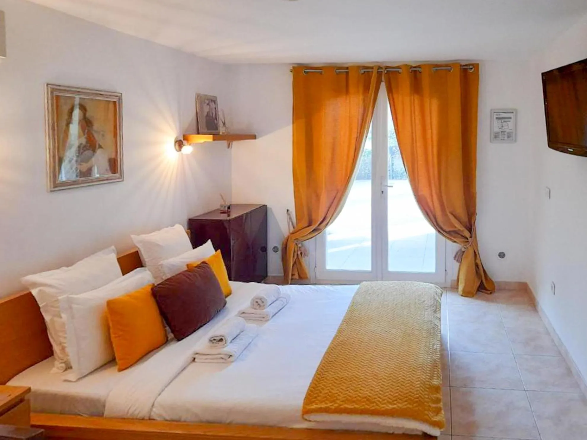 Bed in Hôtel Villa Maya - Golfe de Saint-Tropez