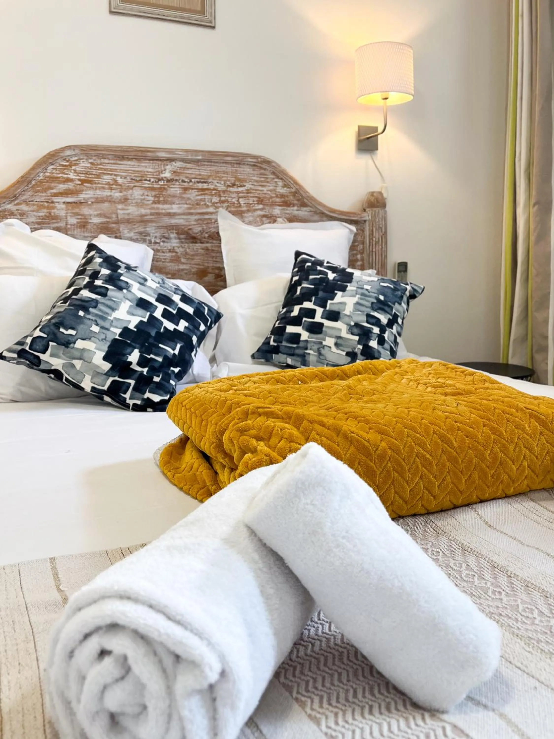 Bed in Hôtel Villa Maya - Golfe de Saint-Tropez