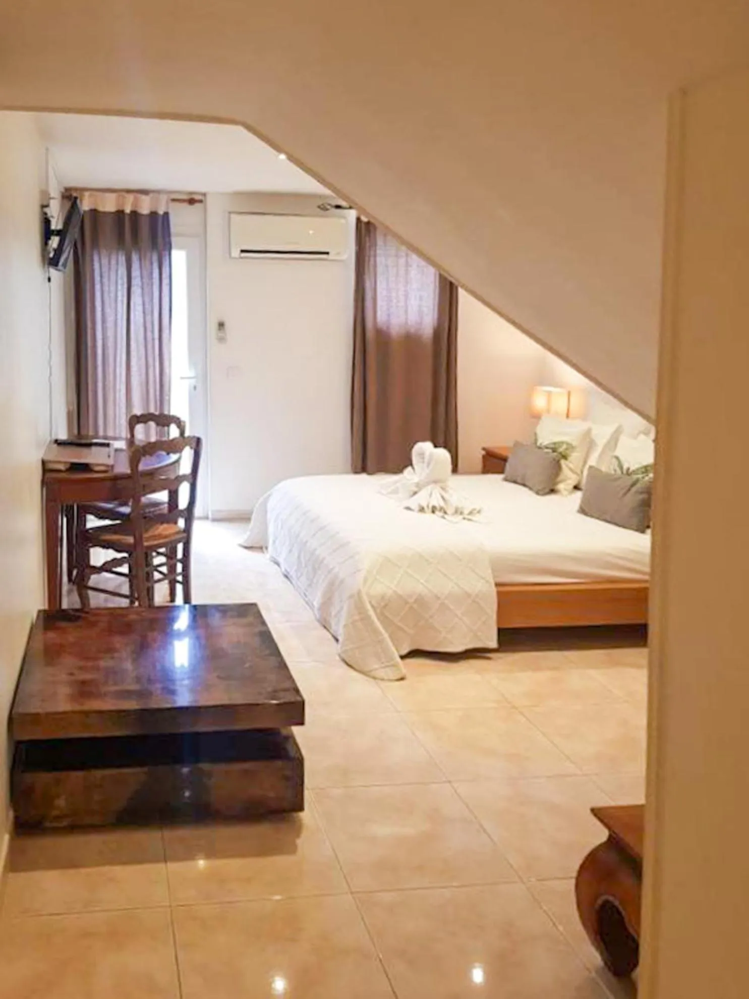 Bed in Hôtel Villa Maya - Golfe de Saint-Tropez