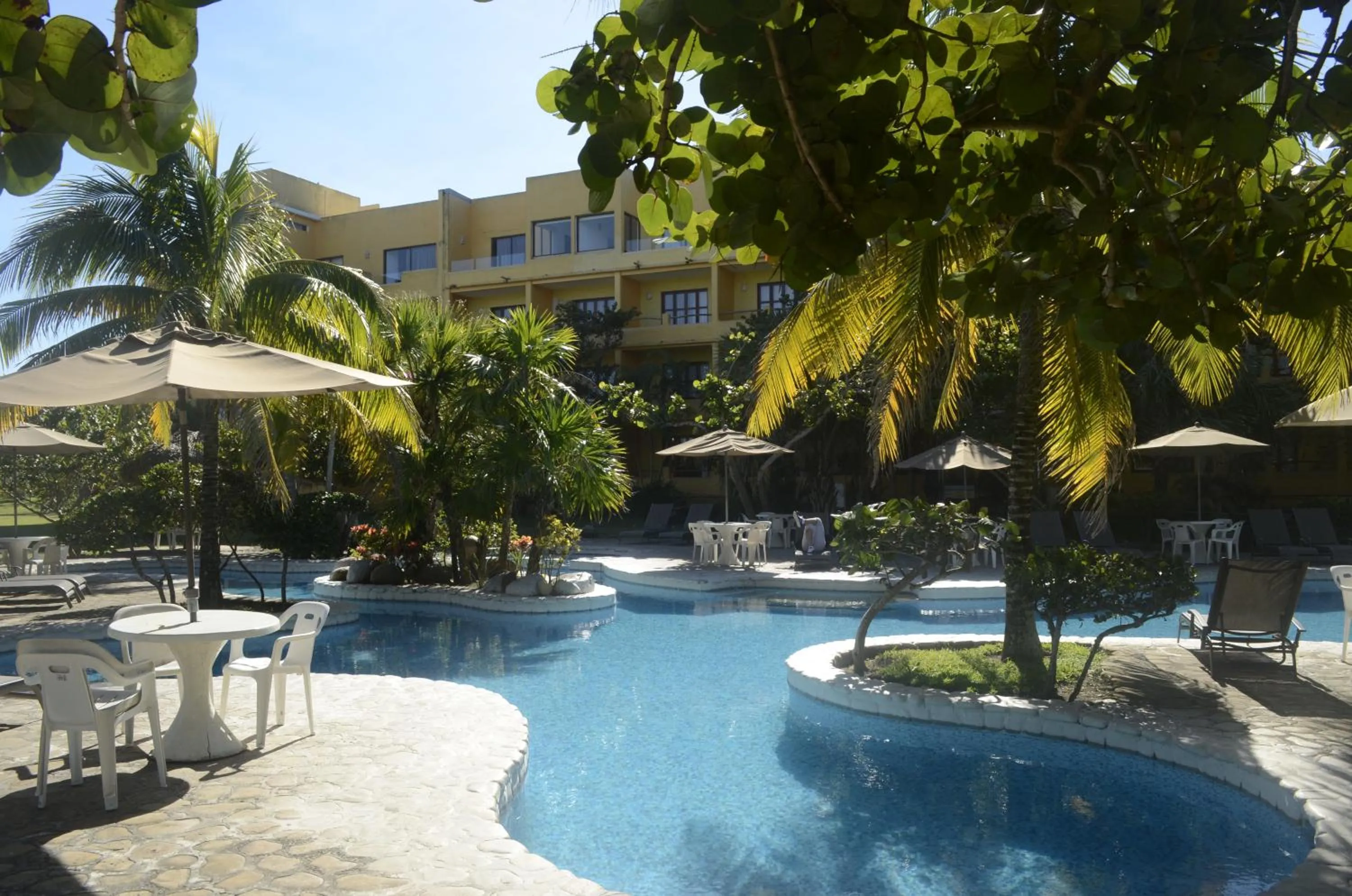 Swimming pool in Hotel Istirinchá