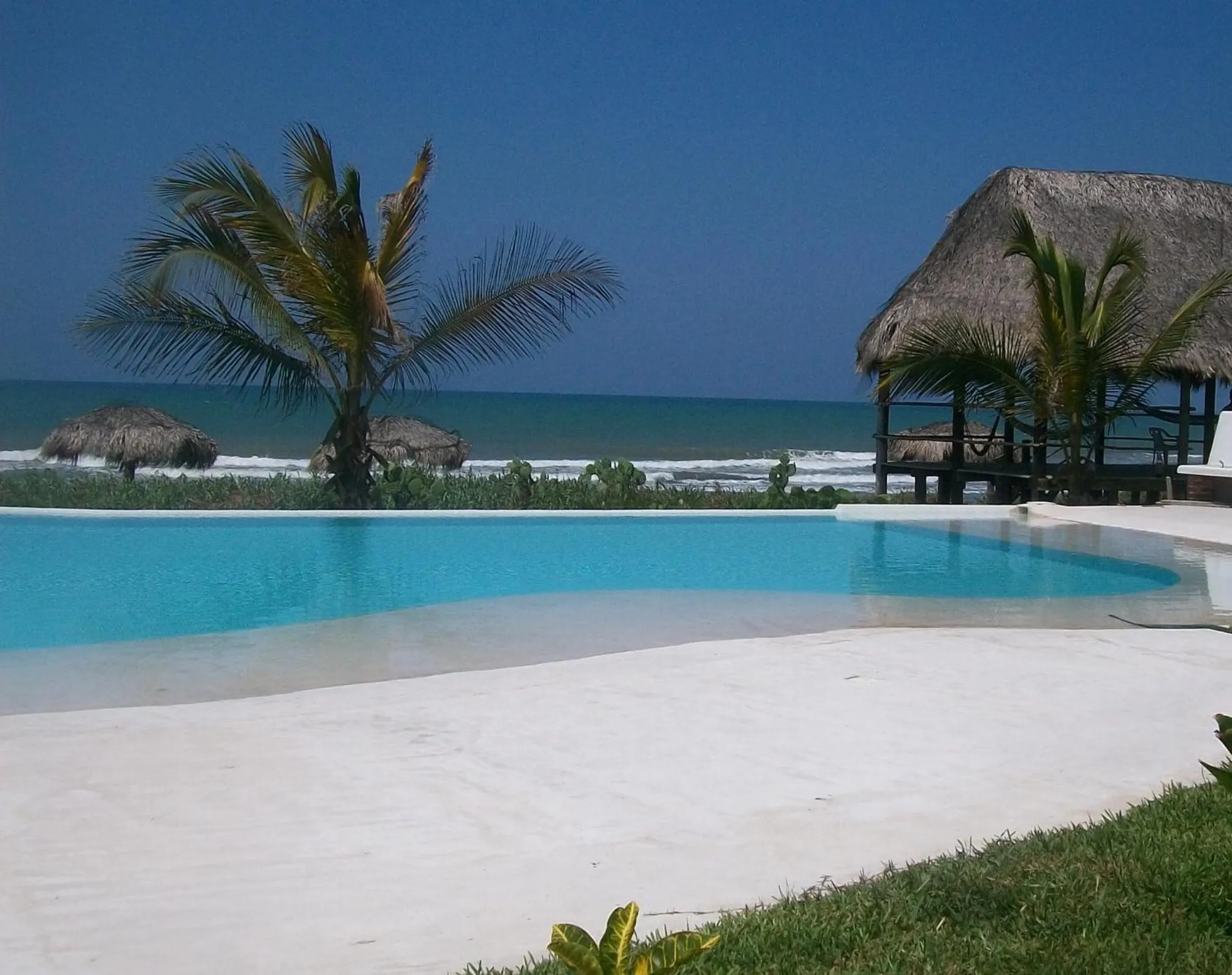 Swimming pool in Hotel Istirinchá