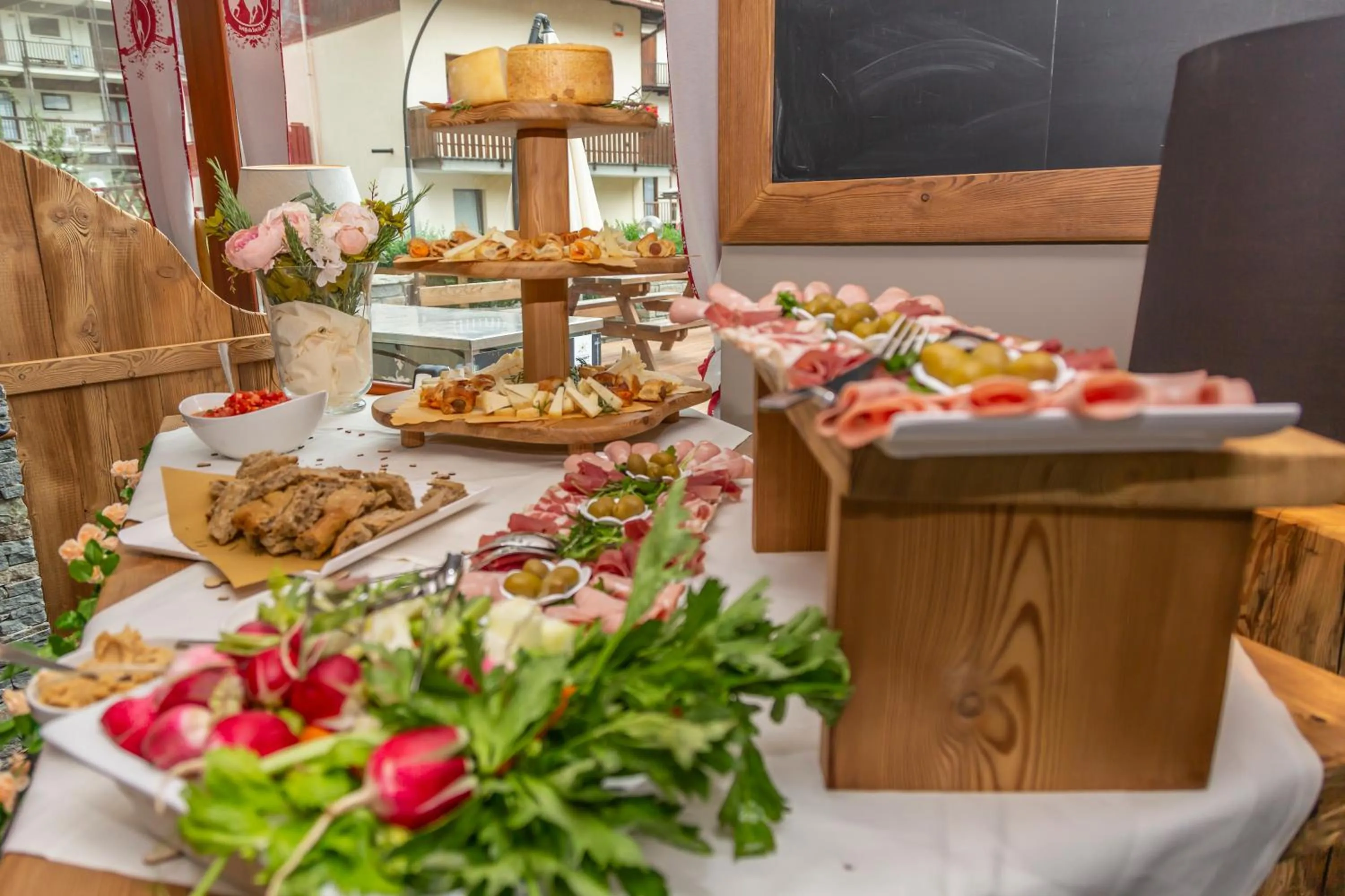 Food and drinks in Hotel K2