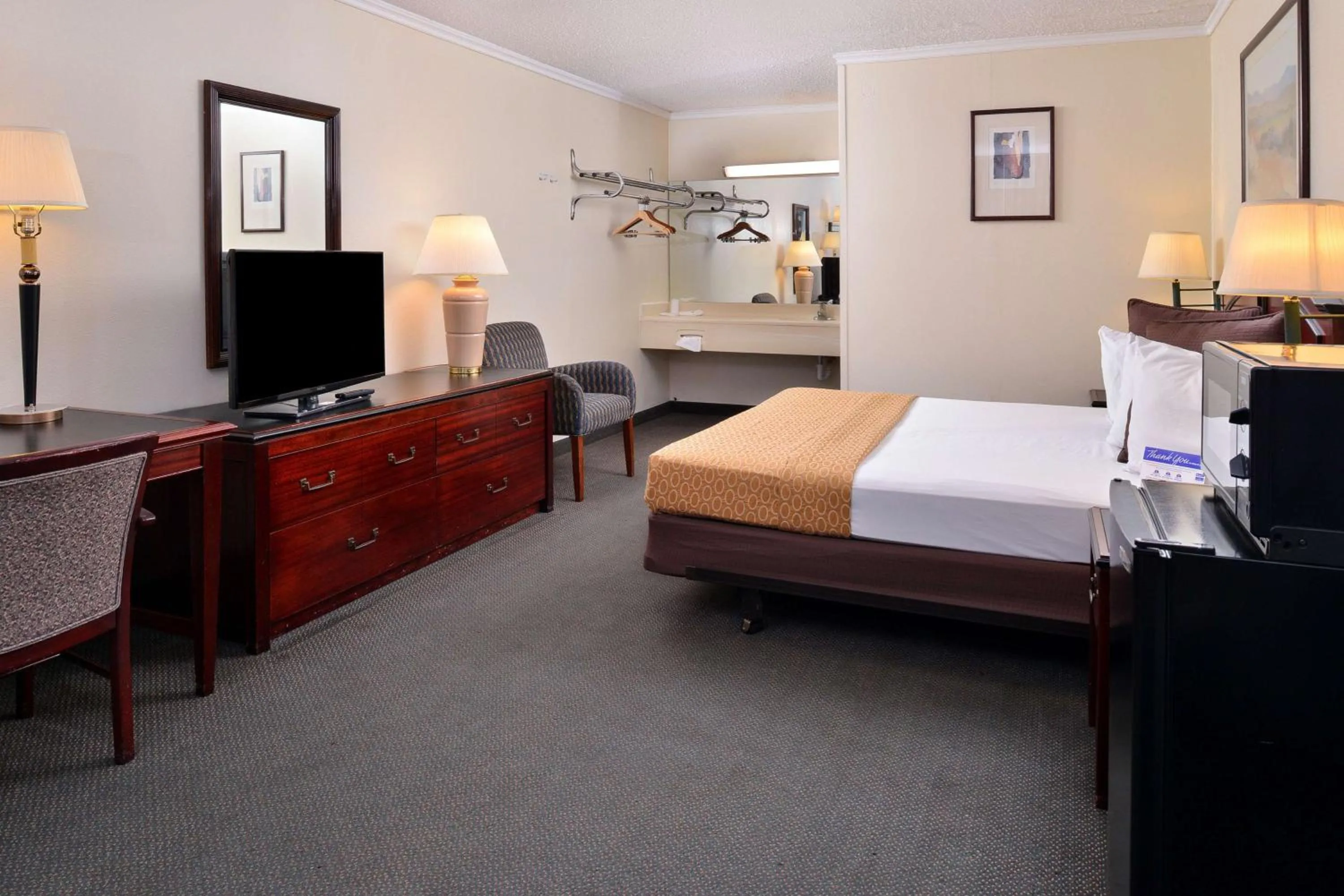 Bedroom, Bed in Castle Inn & Suites Anadarko