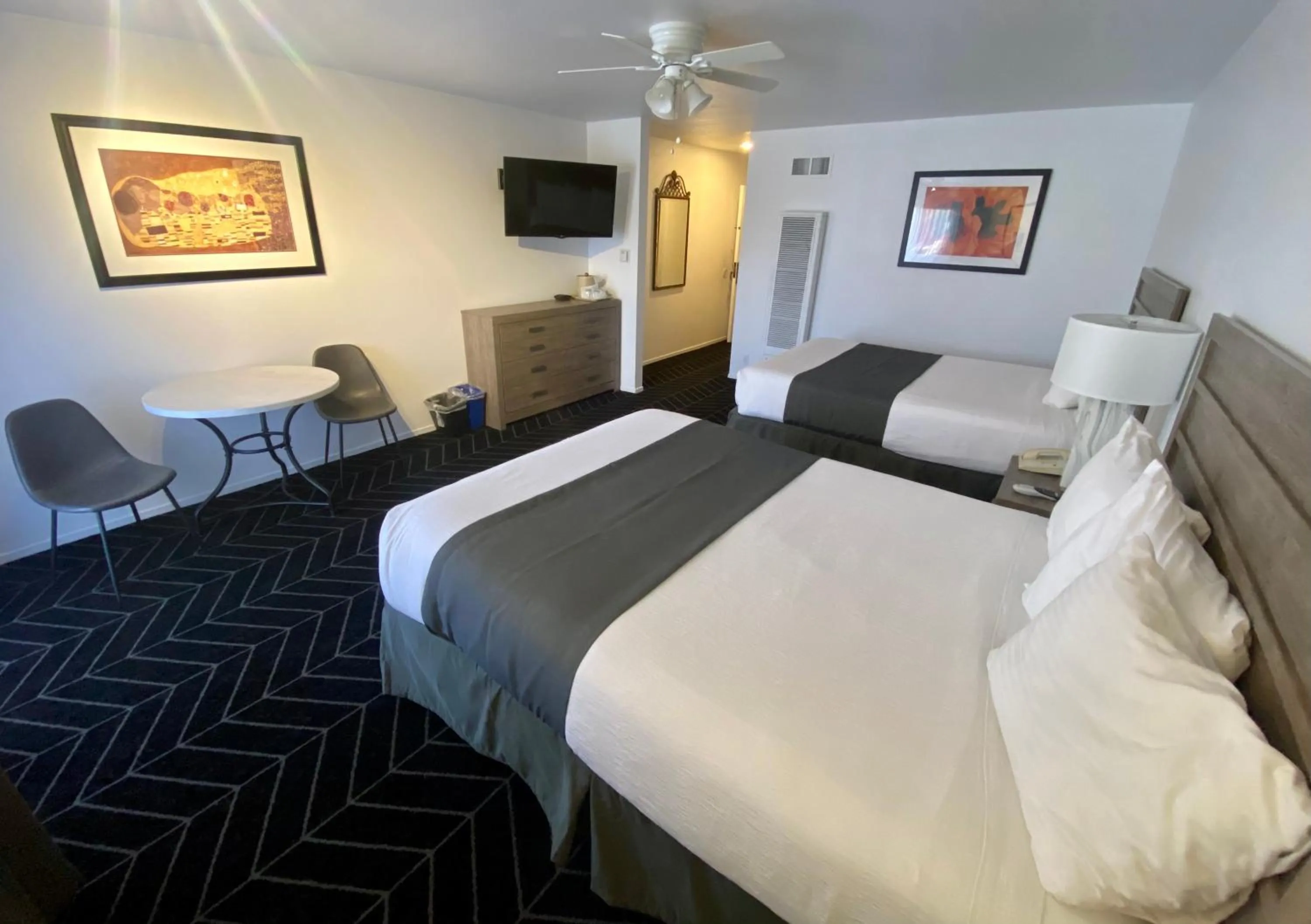 Bedroom, Bed in Masterpiece Hotel